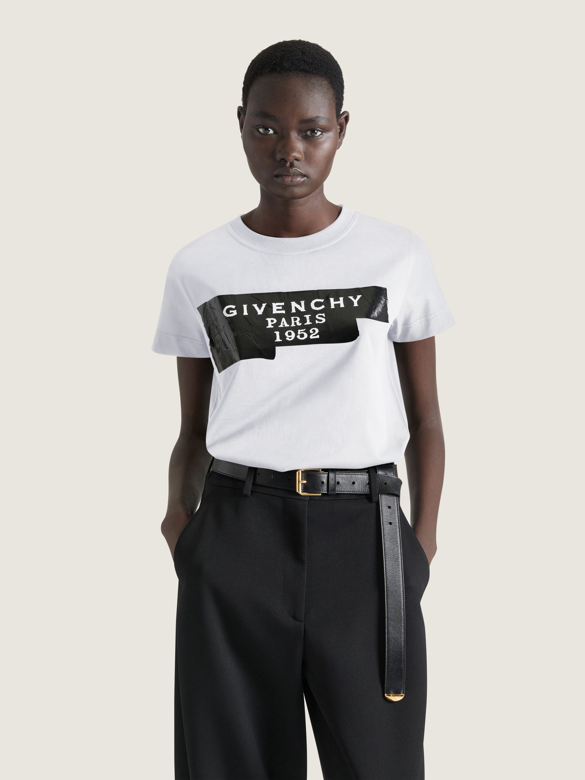 FITTED T-SHIRT