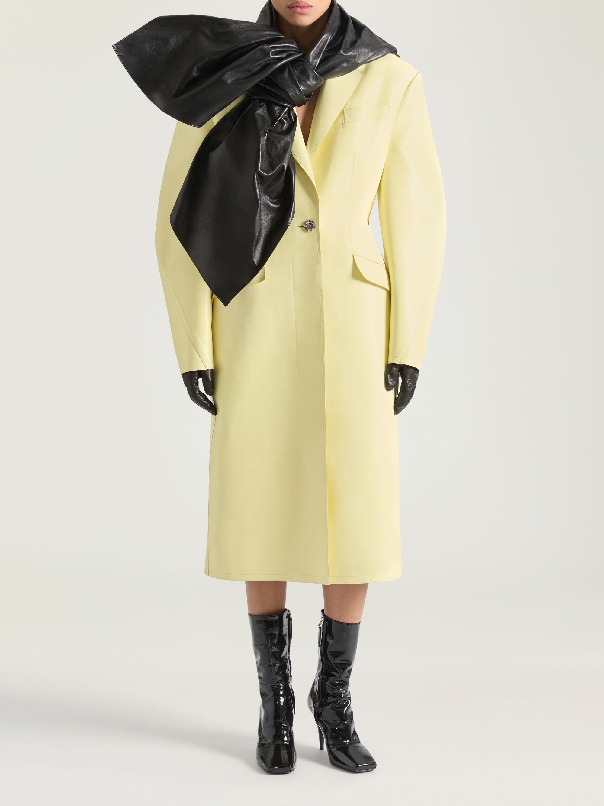 Manteau tailleur à manches cocon en laine - Pale Yellow