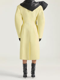 Manteau tailleur à manches cocon en laine - Pale Yellow
