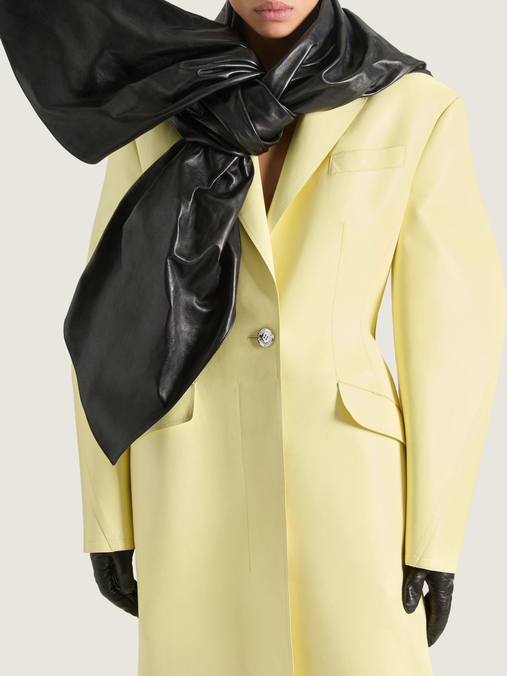 Manteau tailleur à manches cocon en laine - Pale Yellow