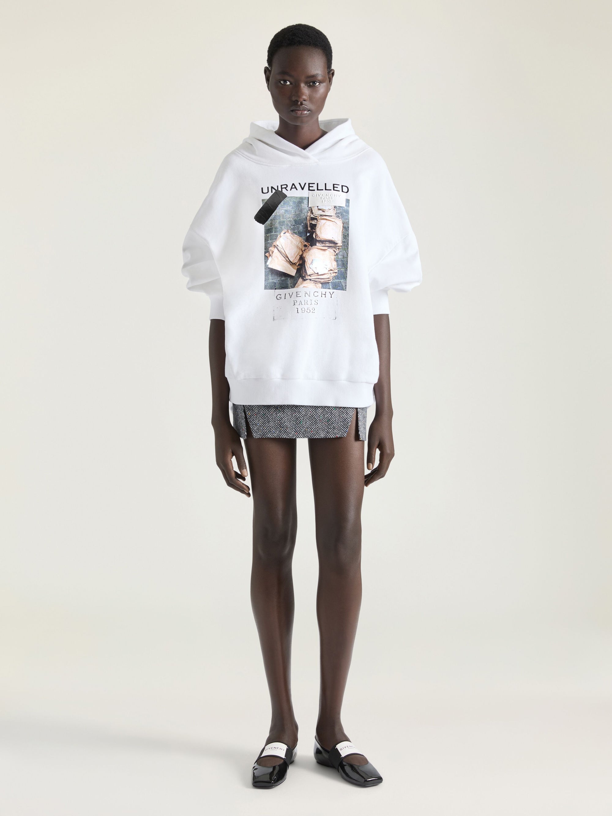 HOODIE SWEATSHIRT