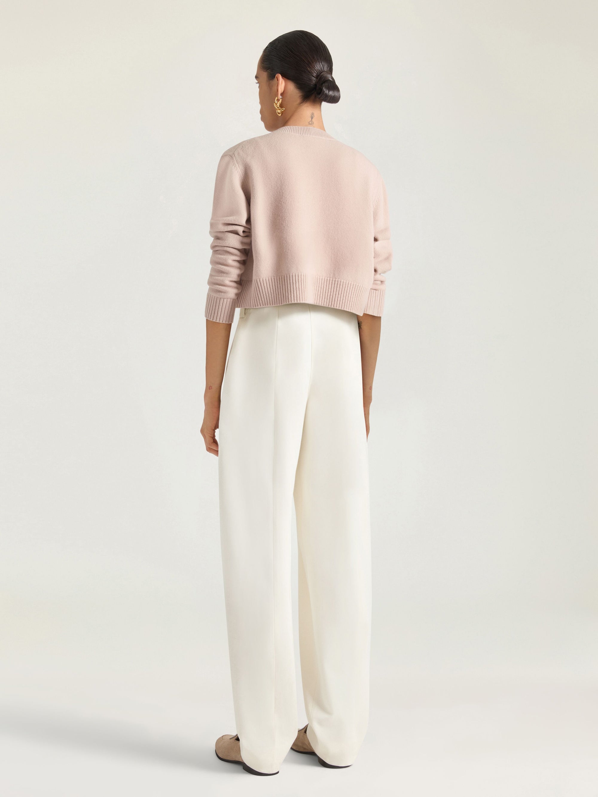 SHORT CREW NECK CARDIGAN