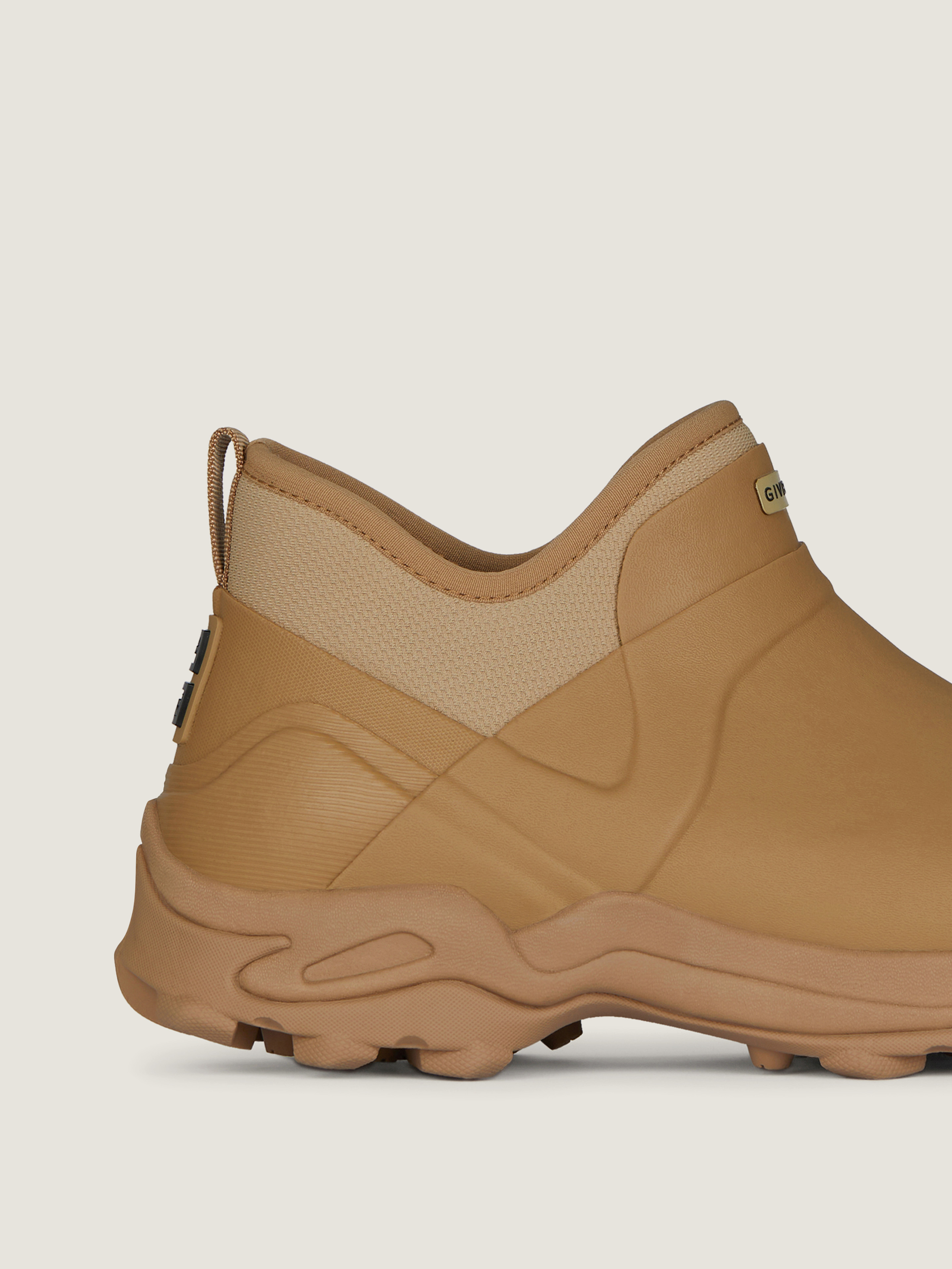 BOGS LOW CHELSEA BOOTS
