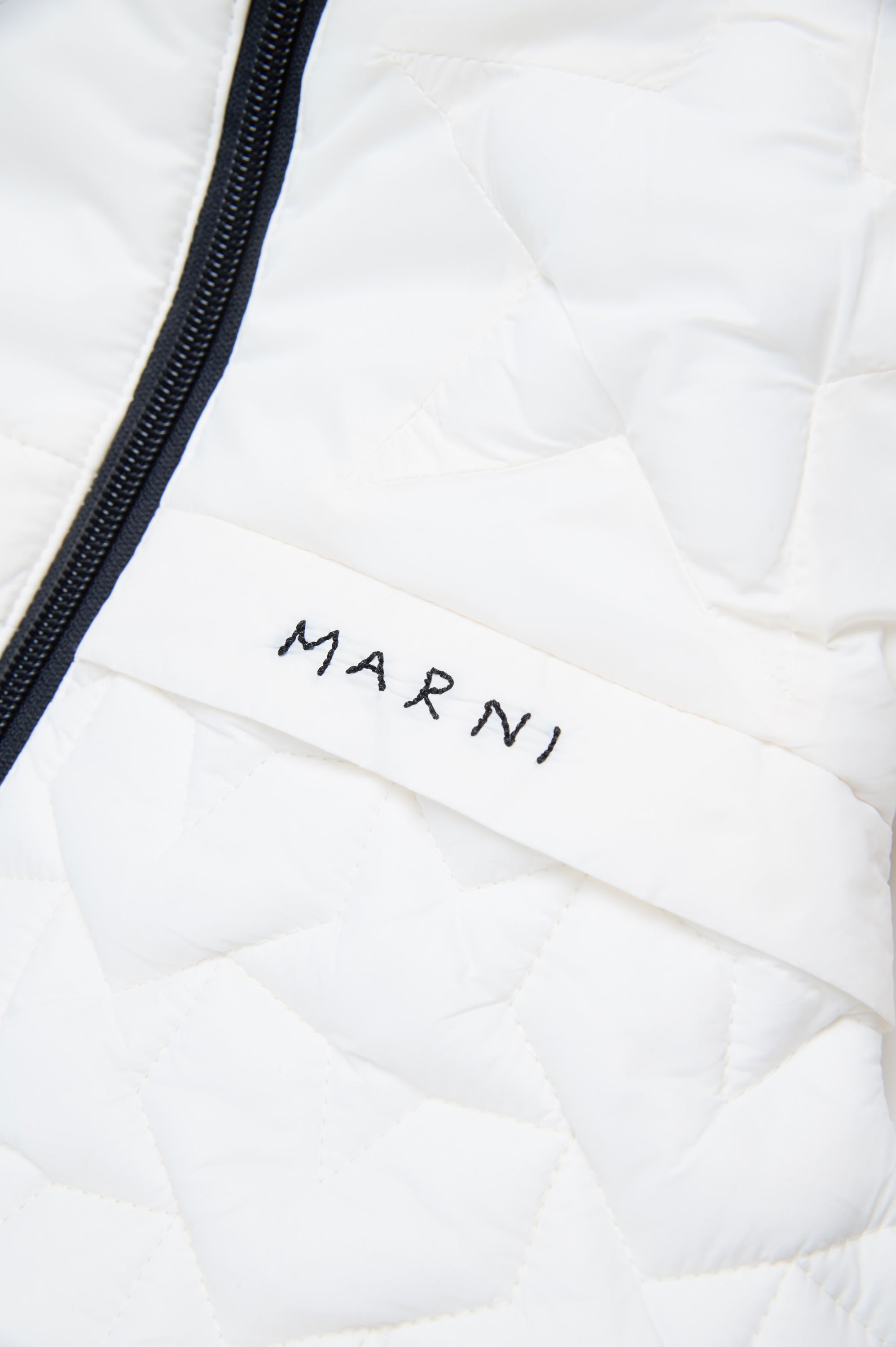 Sleeveless hooded jacket - Natural