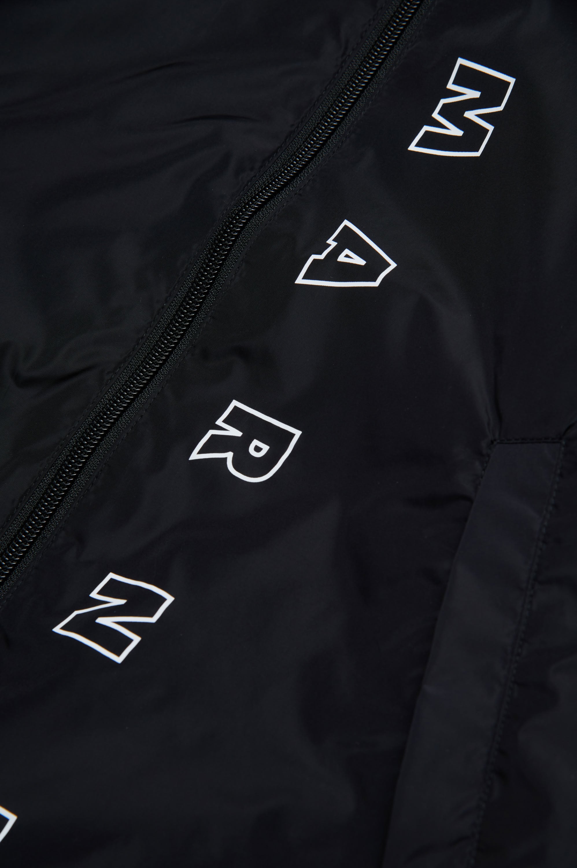 Veste coupe-vent à capuche - Black