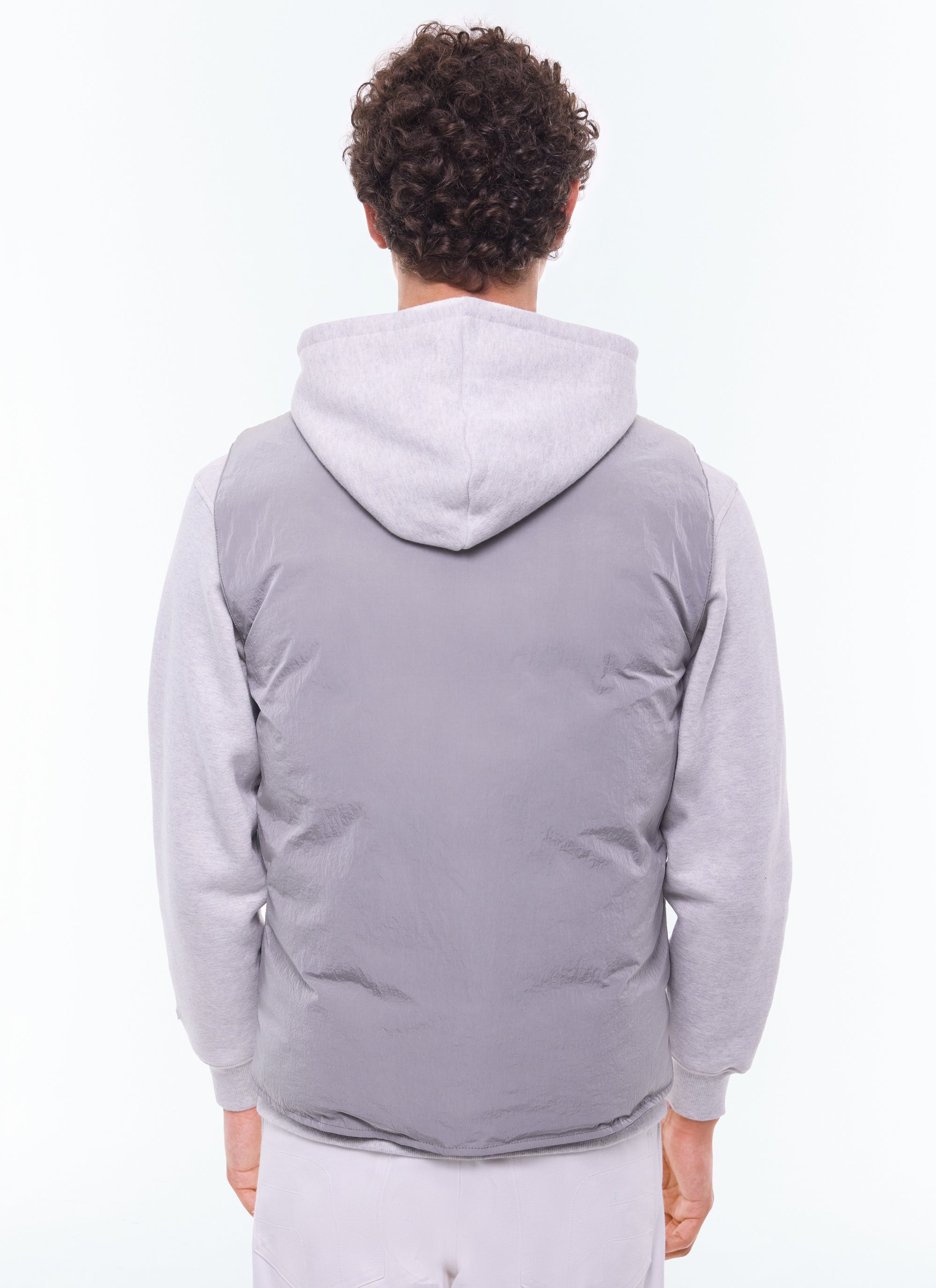 Sleeveless down jacket in water-repellent fabric - Perle