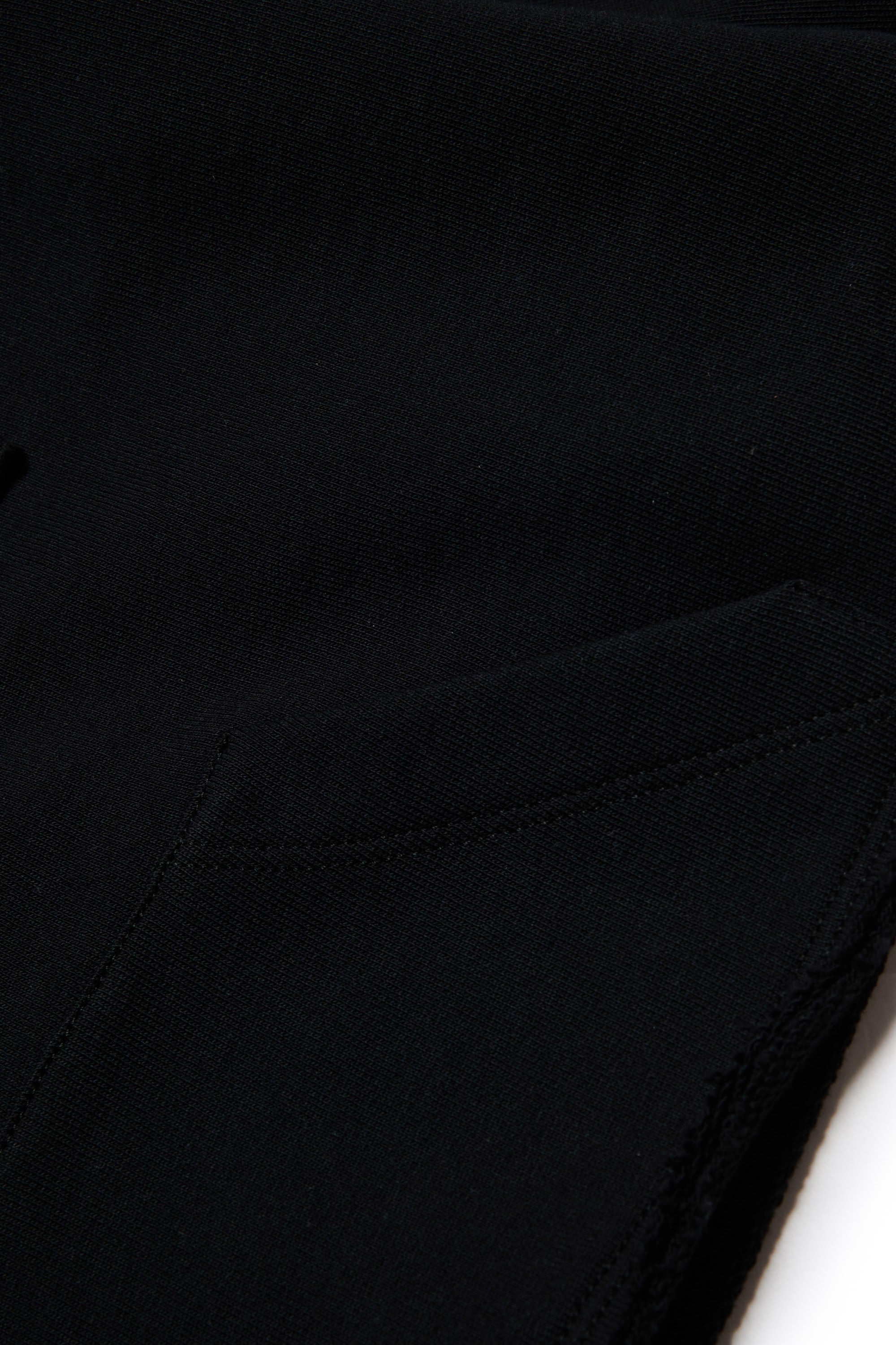 Black Pulls - Black