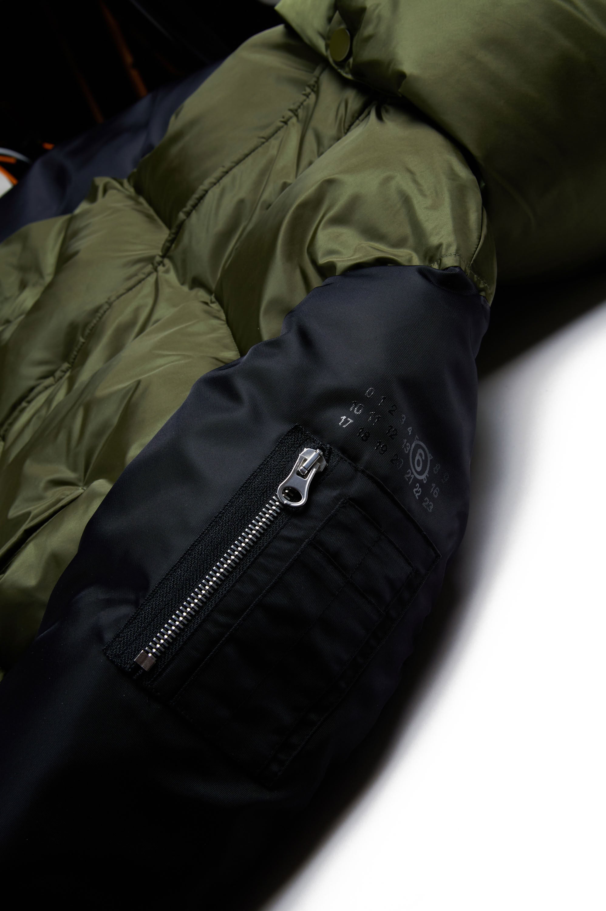 Long hooded down jacket - Olive Green & Black