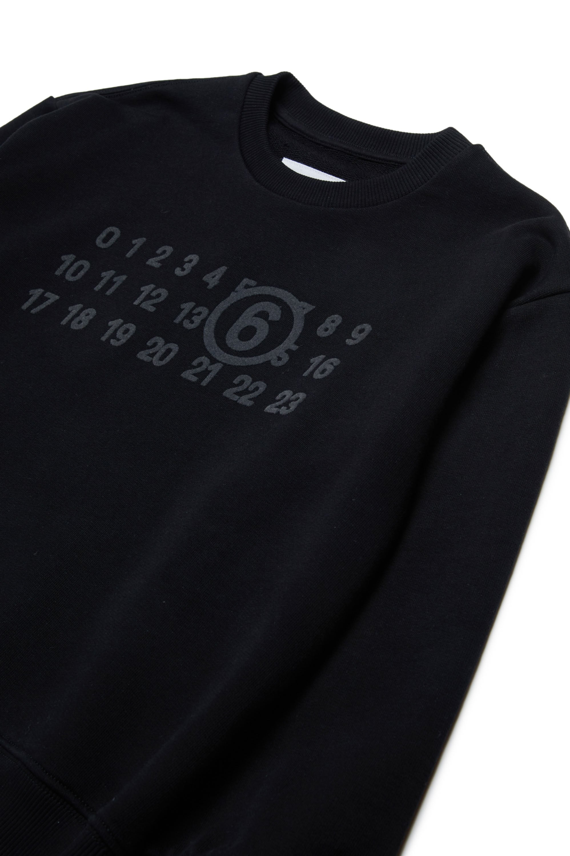 Black Pulls - Black