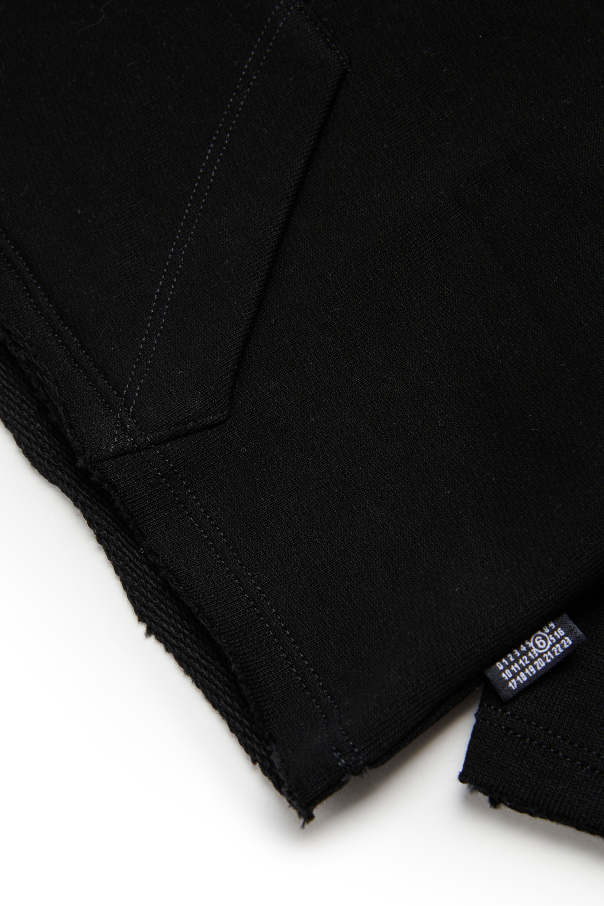 Black Pulls - Black