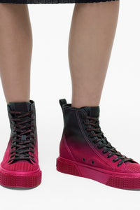 Baskets à clous en toile enduite - Black & Hot Pink