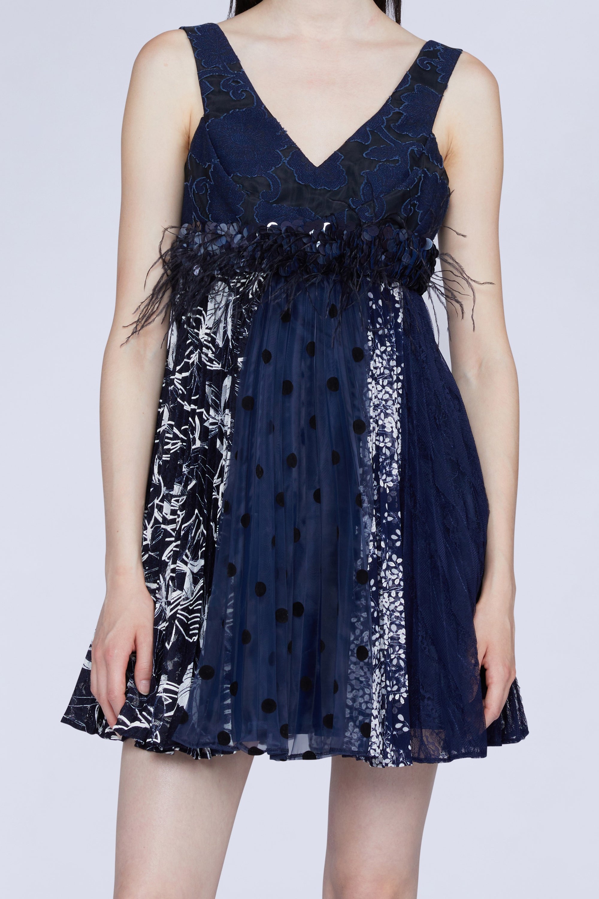 MINI ROBE DÉCOLLETÉ EN V
