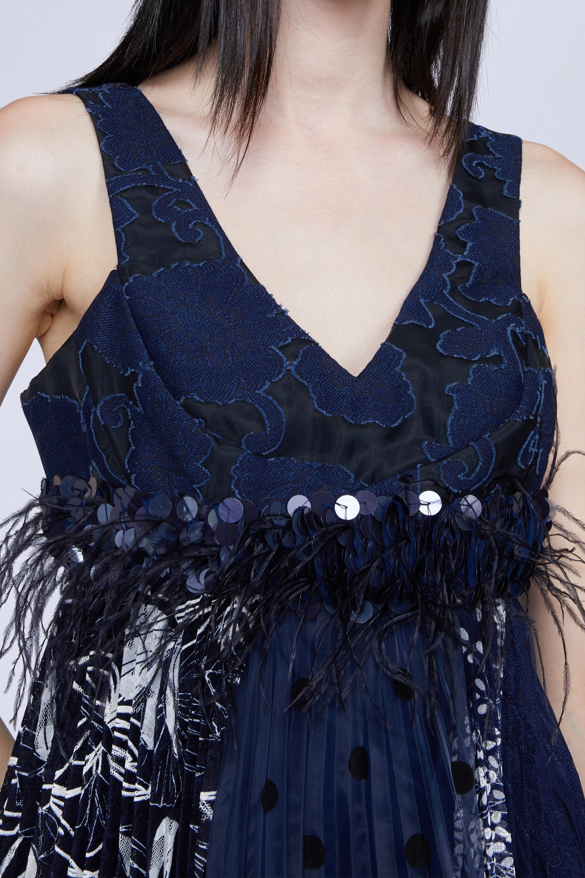 MINI ROBE DÉCOLLETÉ EN V