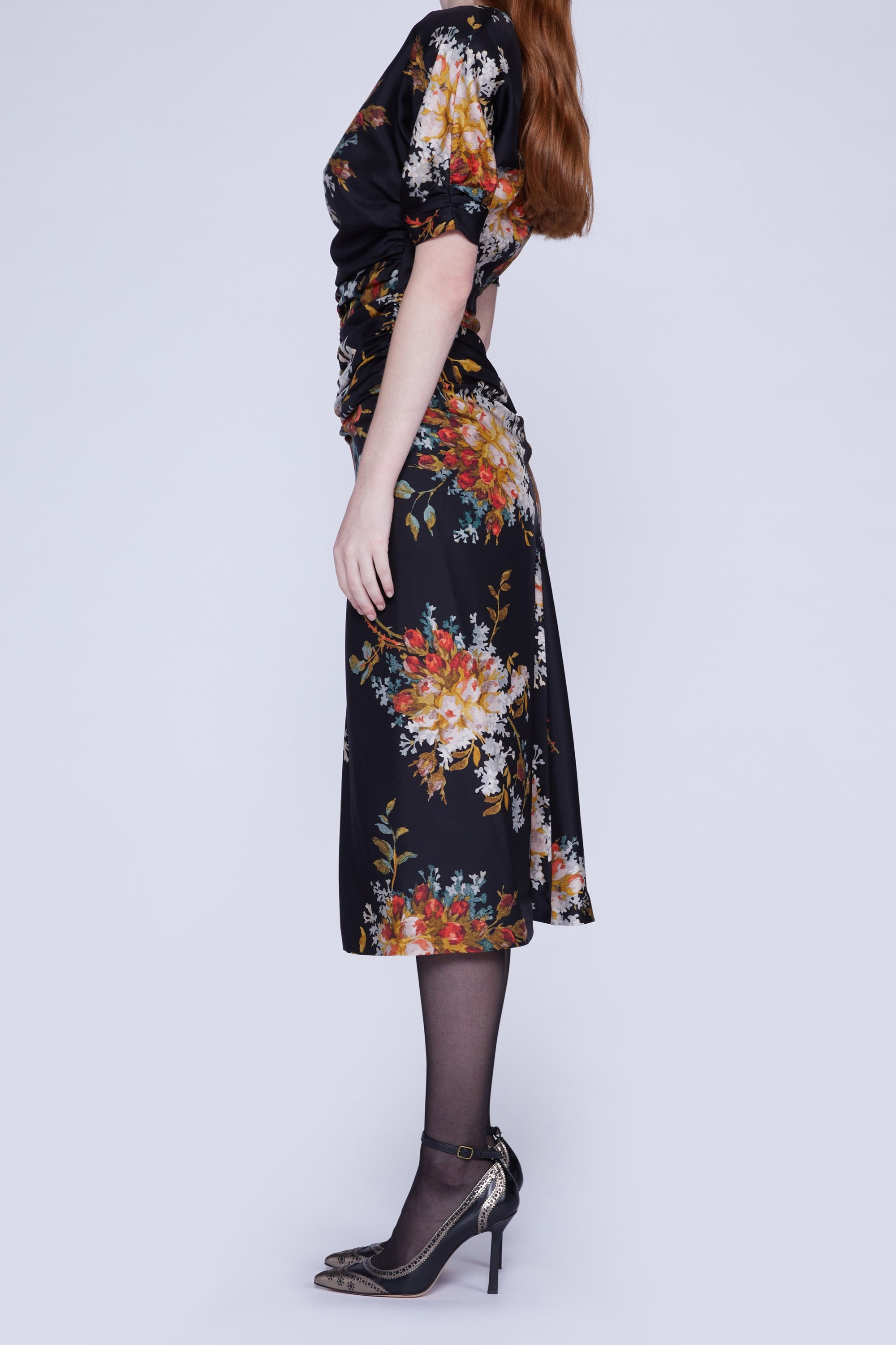 Robe avec plissé devant et manches courtes en soie - Nero Fantasia