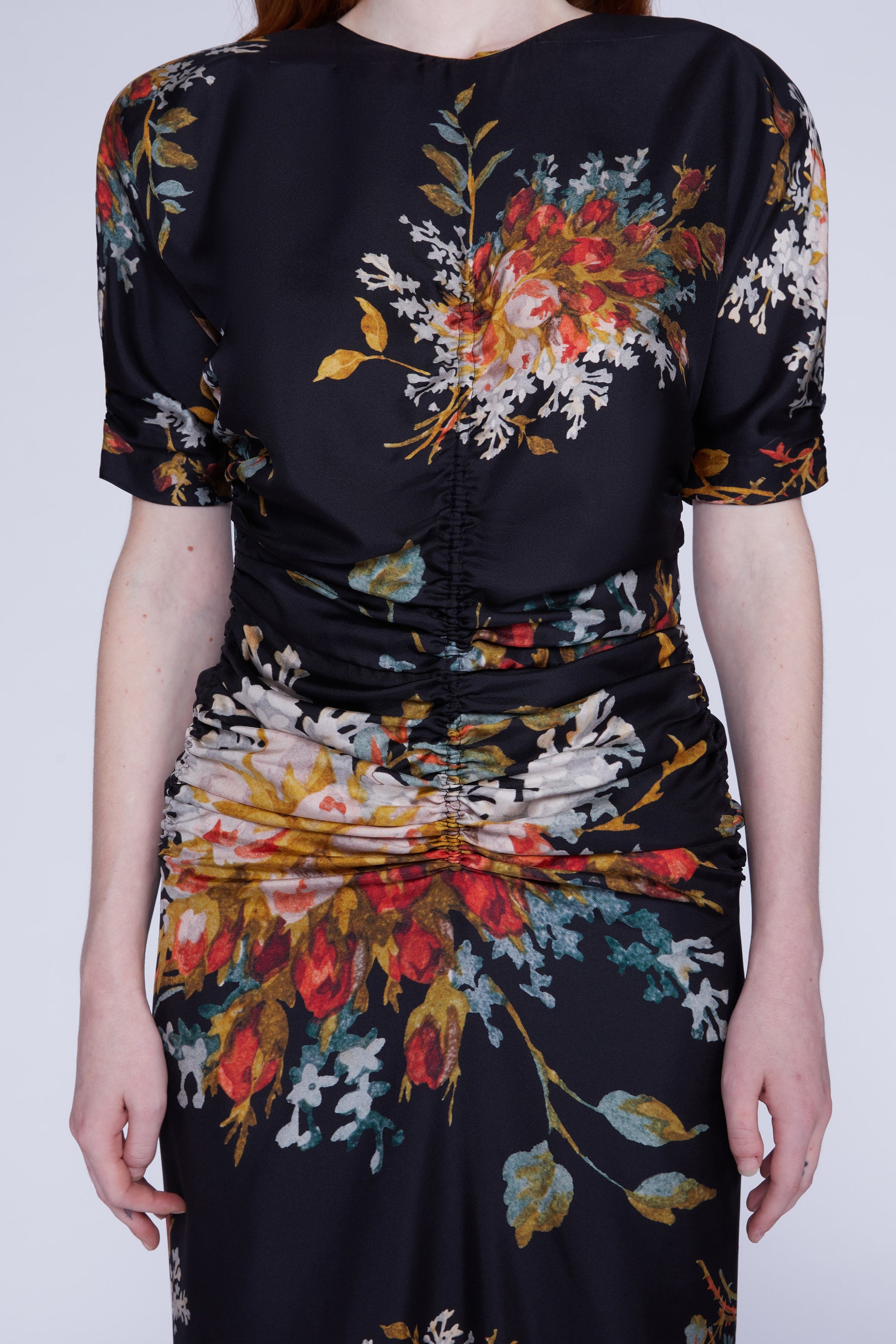 Robe avec plissé devant et manches courtes en soie - Nero Fantasia