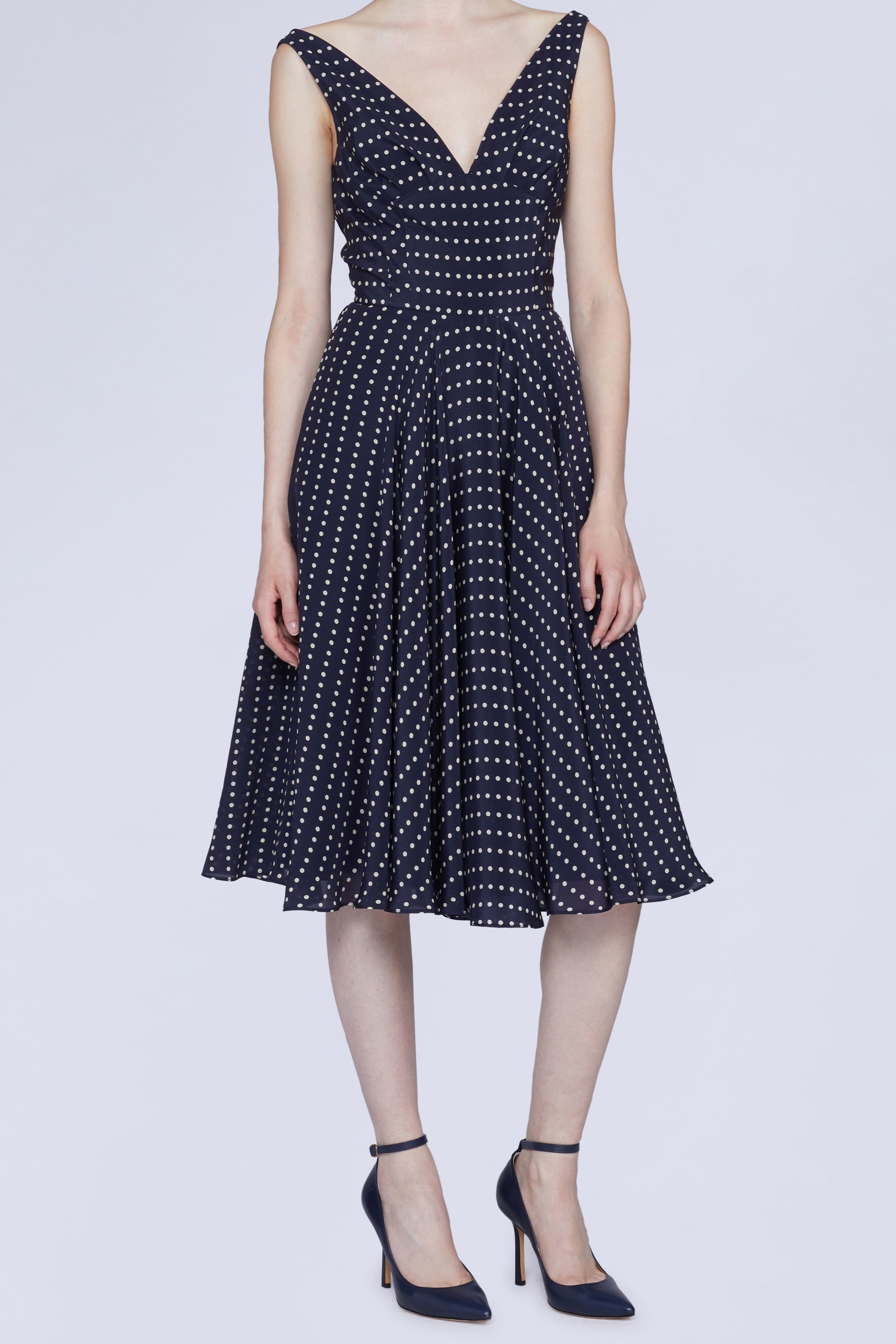 ROBE MIDI À POIS AVEC DÉCOLLETÉ EN V