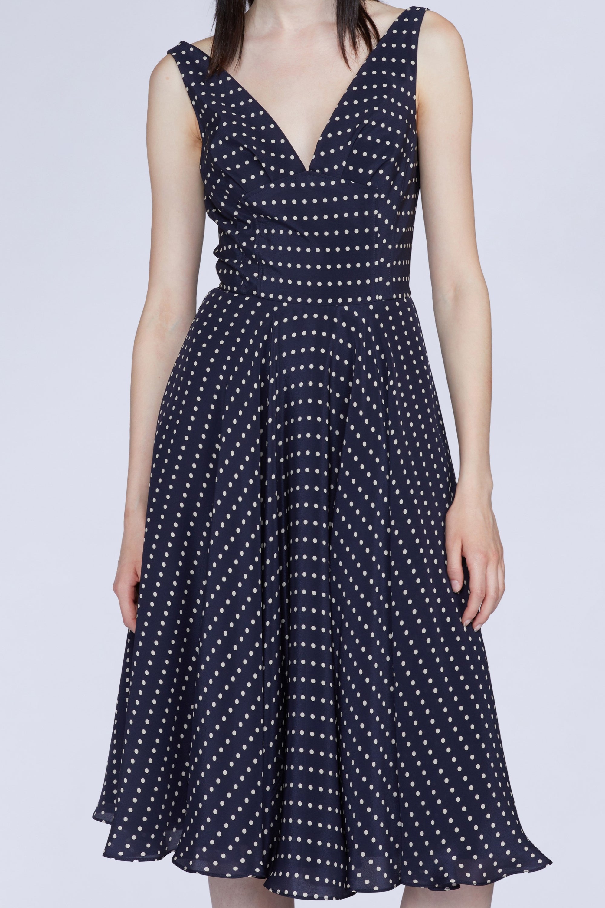 ROBE MIDI À POIS AVEC DÉCOLLETÉ EN V