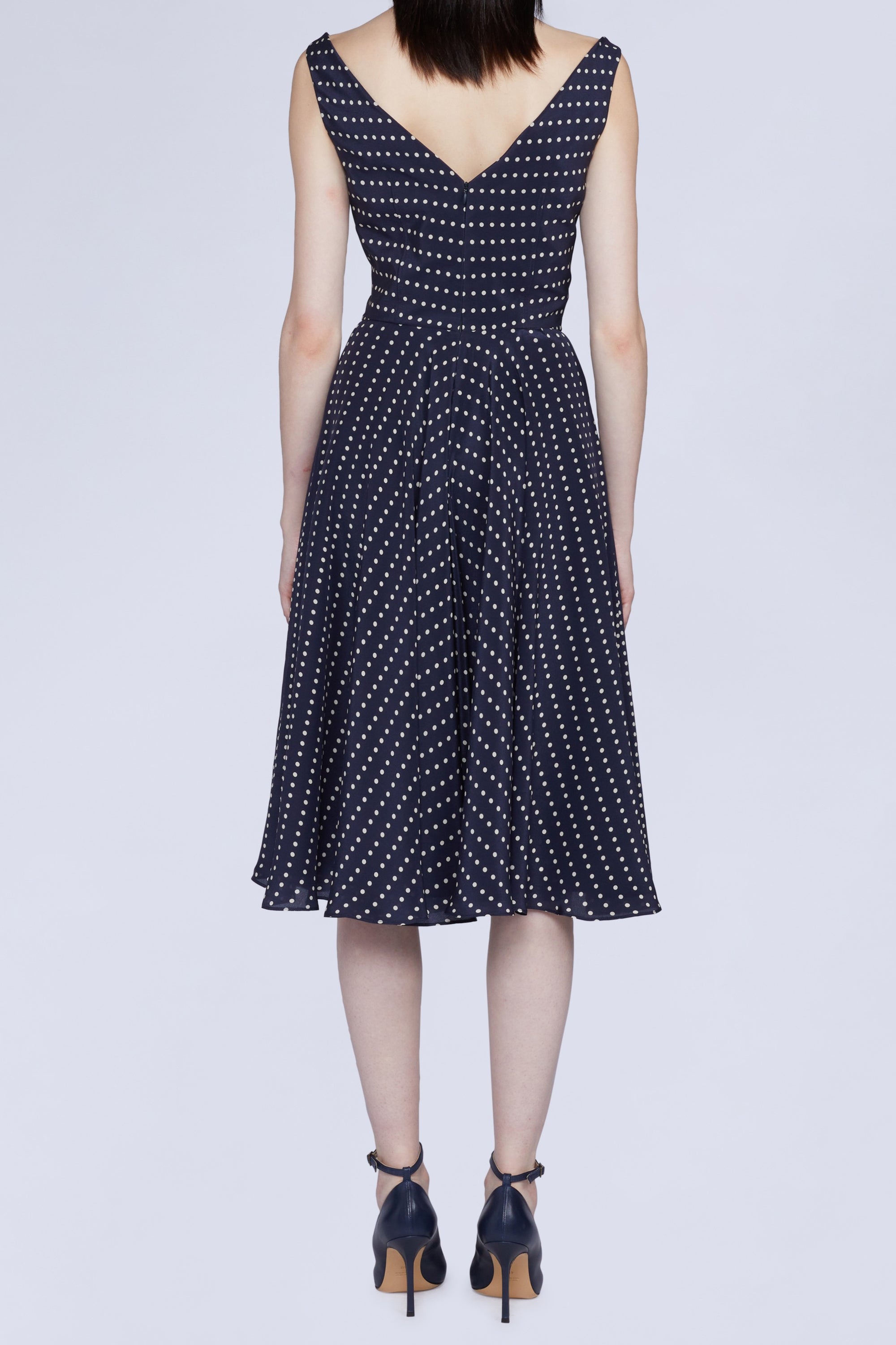 ROBE MIDI À POIS AVEC DÉCOLLETÉ EN V