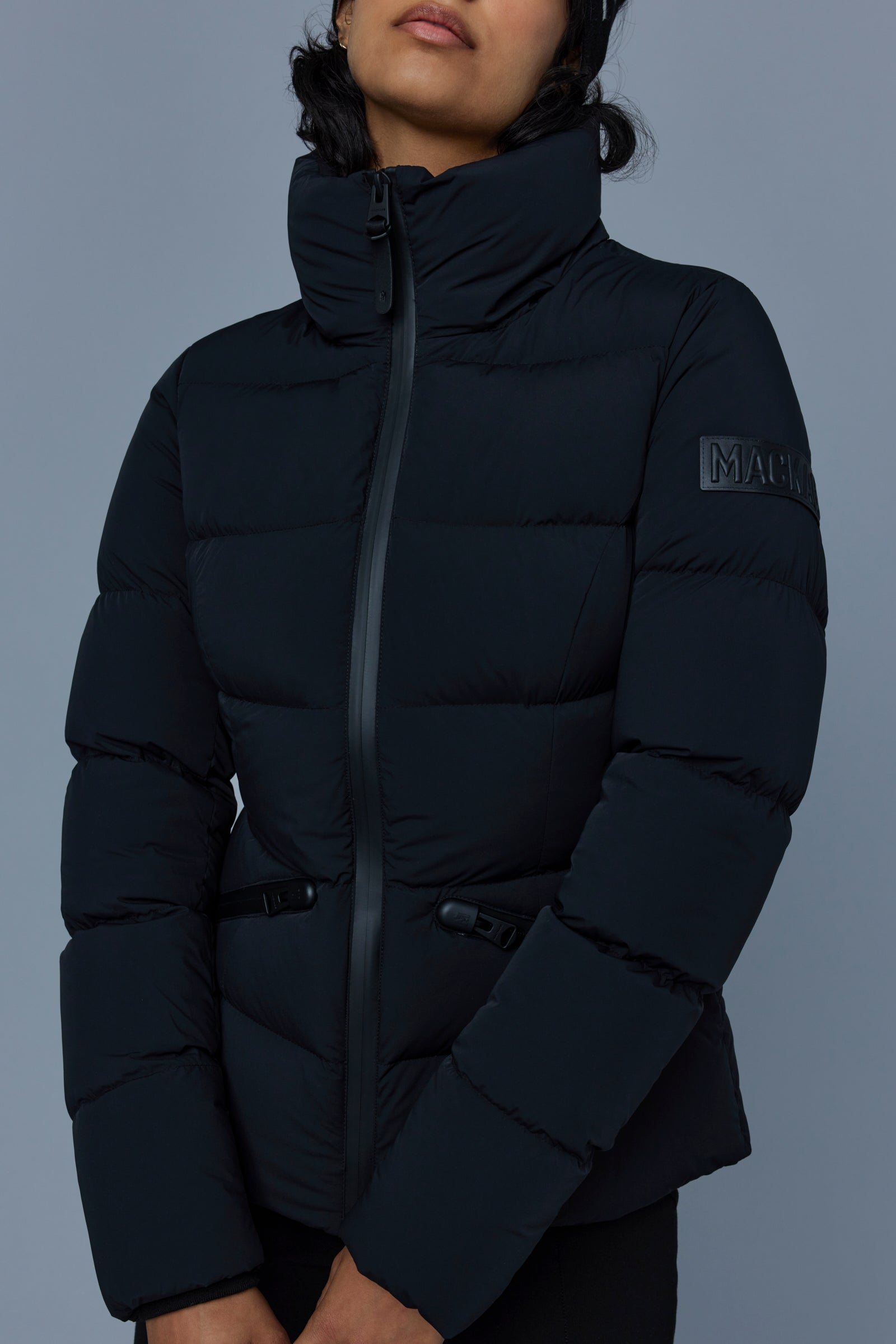 Doudoune courte Madalyn à capuche en duvet - Black