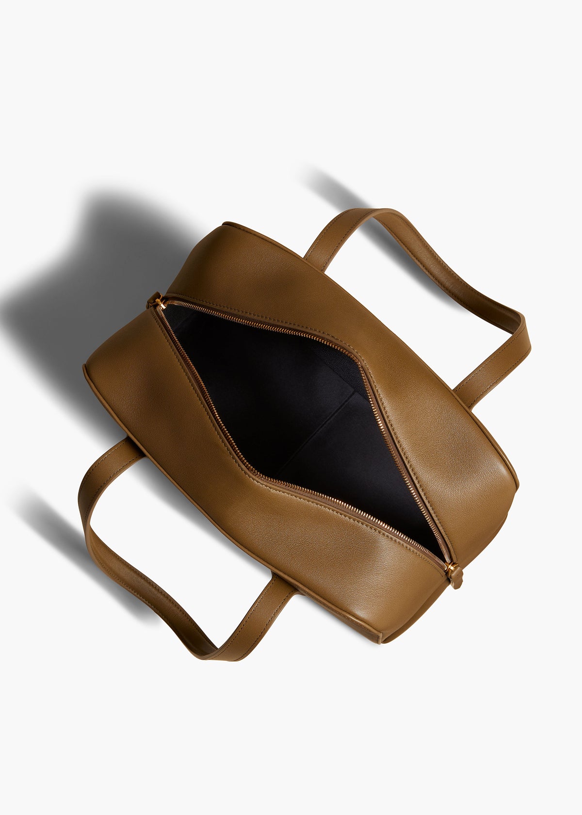 Toffee The Medium Maeve Bag In Toffee Pebbled Leather - Toffee