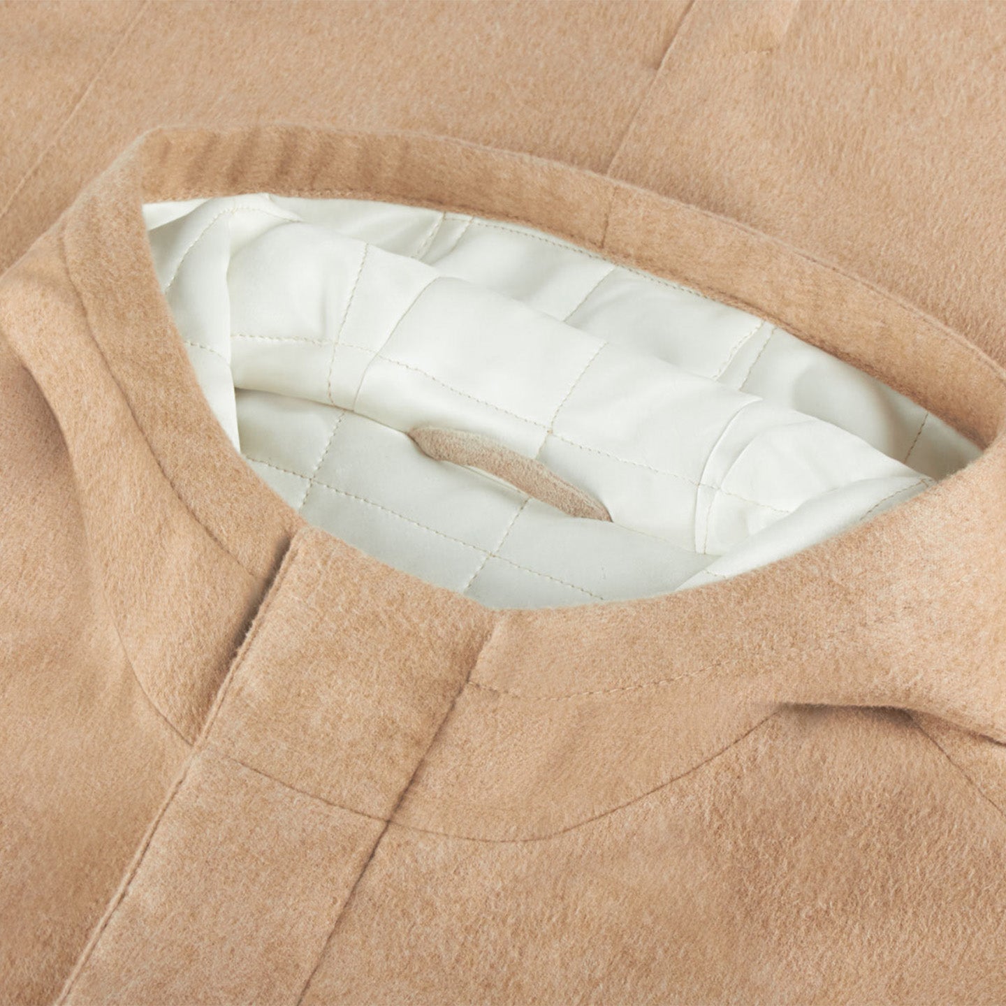 Parka à capuche matelassée en cachemire - Camel & Blanc