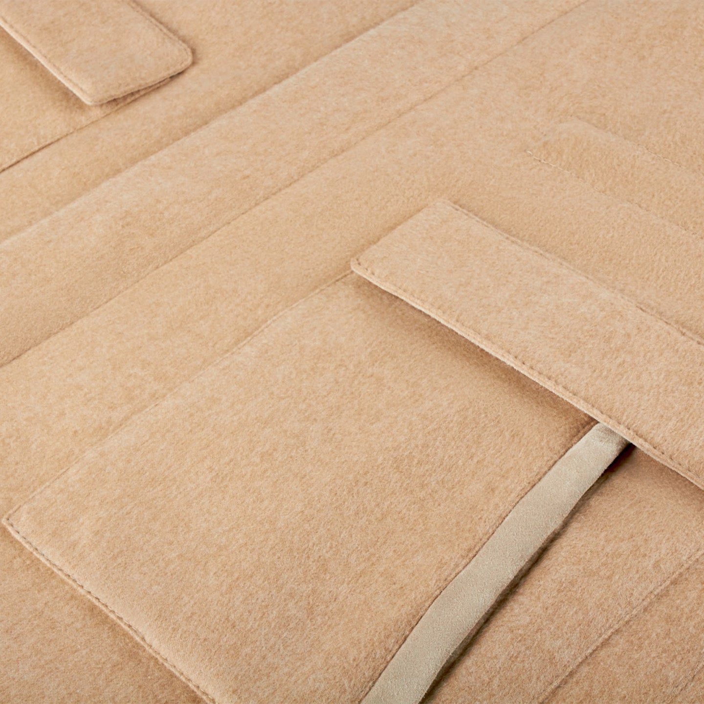 Parka à capuche matelassée en cachemire - Camel & Blanc