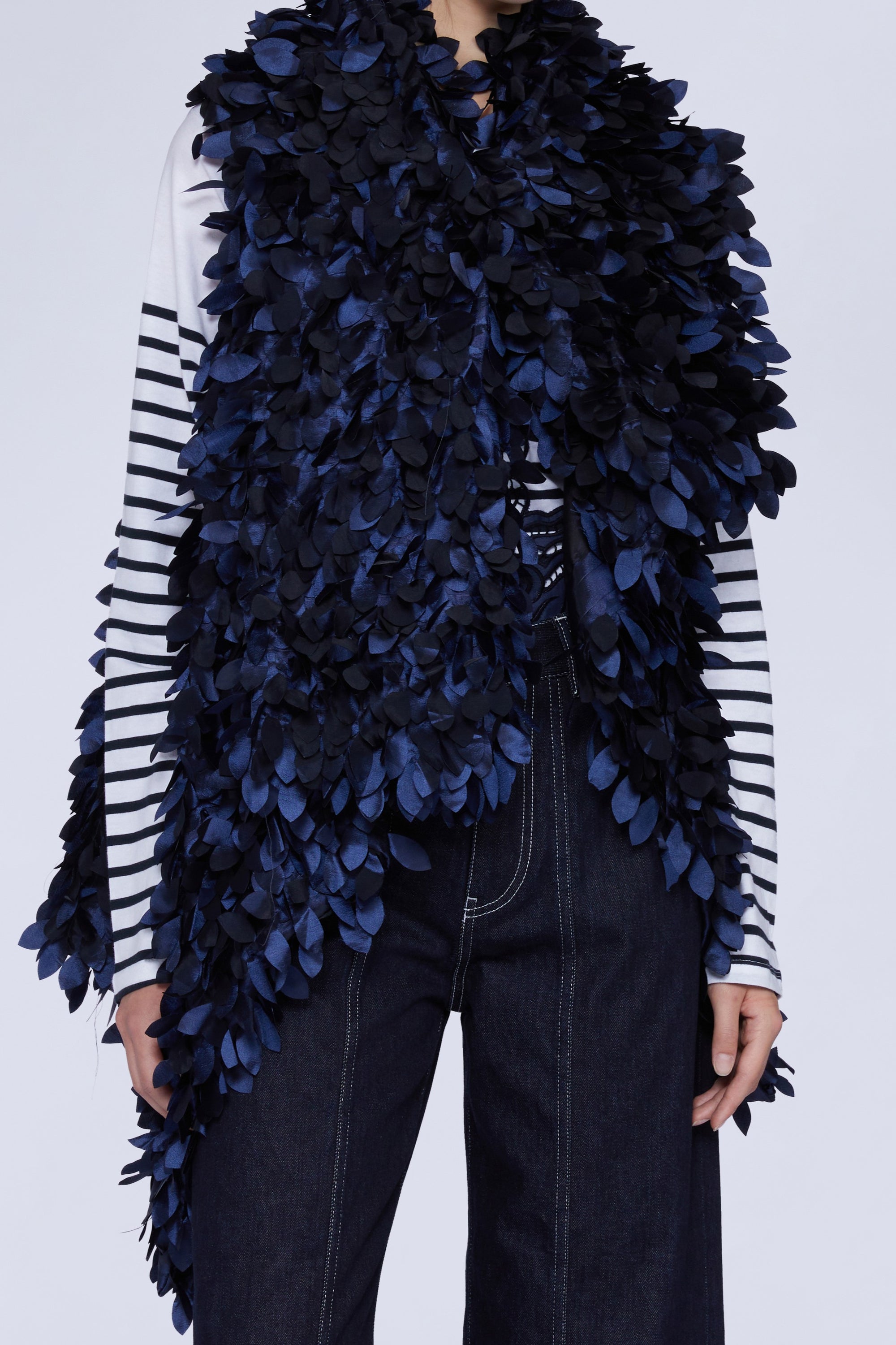 GAVOI DÉTAIL FEUILLES BLEUES