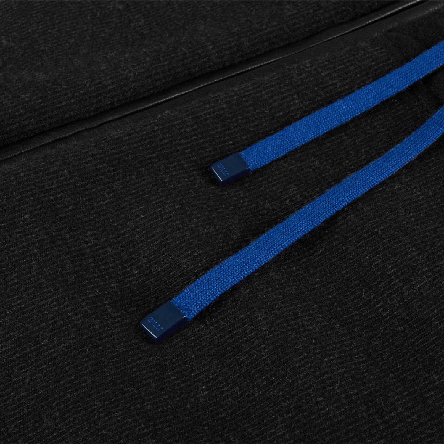 Gilet à capuche en laine - Noir & Bleu