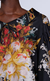 BLOUSE EN SOIE AVEC COL, MANCHES BOUFFANTES ET NŒUD