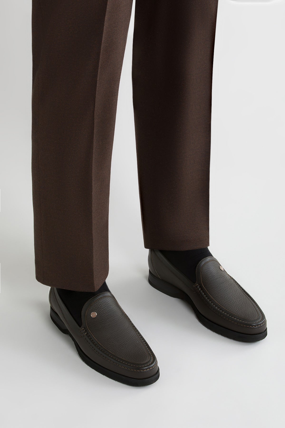 Mocassins à ornement métallique en cuir exotique grainé - Marron