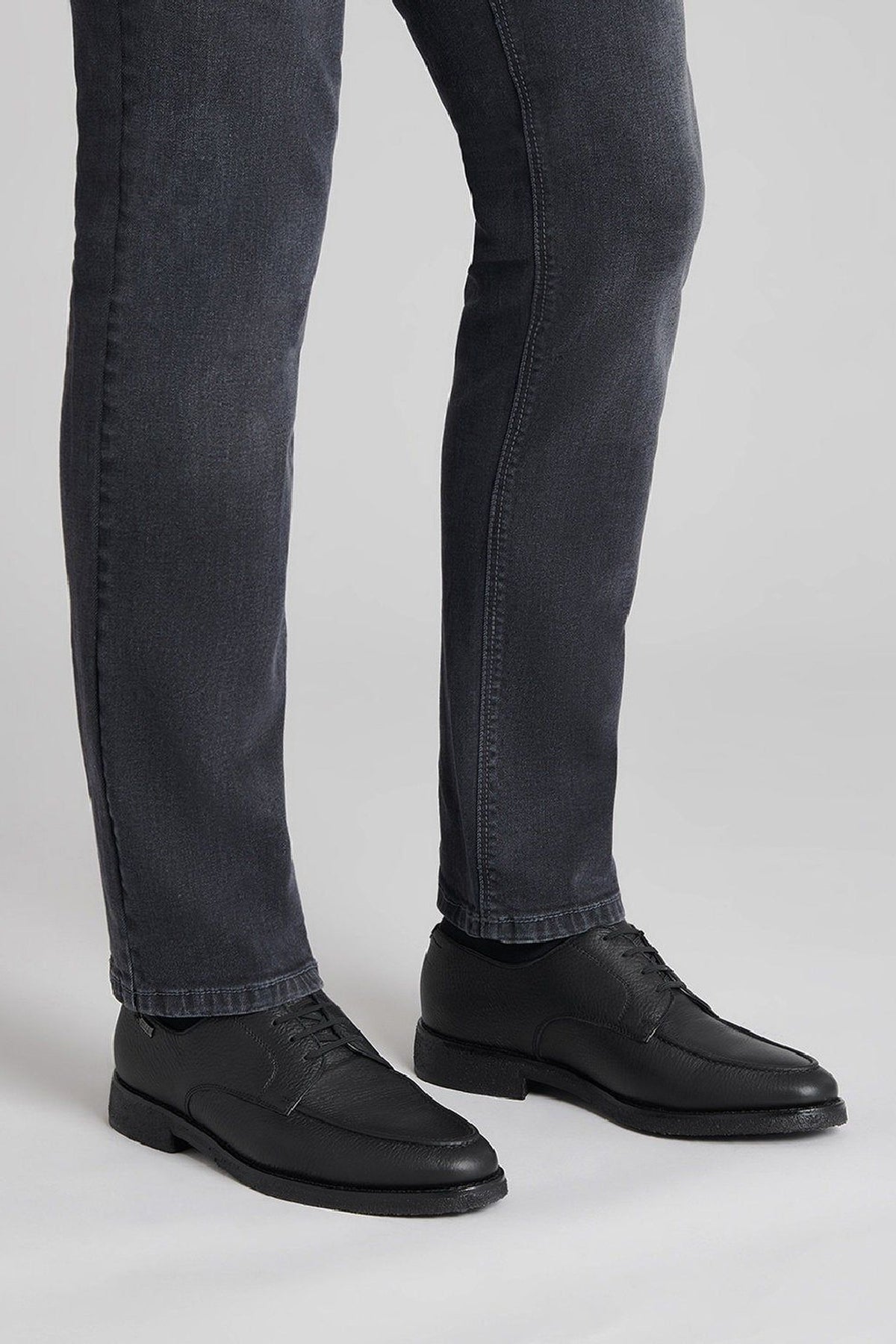 Derbies à détail métallique en cuir précieux - Noir