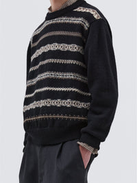 Wool jumper with a round neck and abstract pattern - Black & Natural