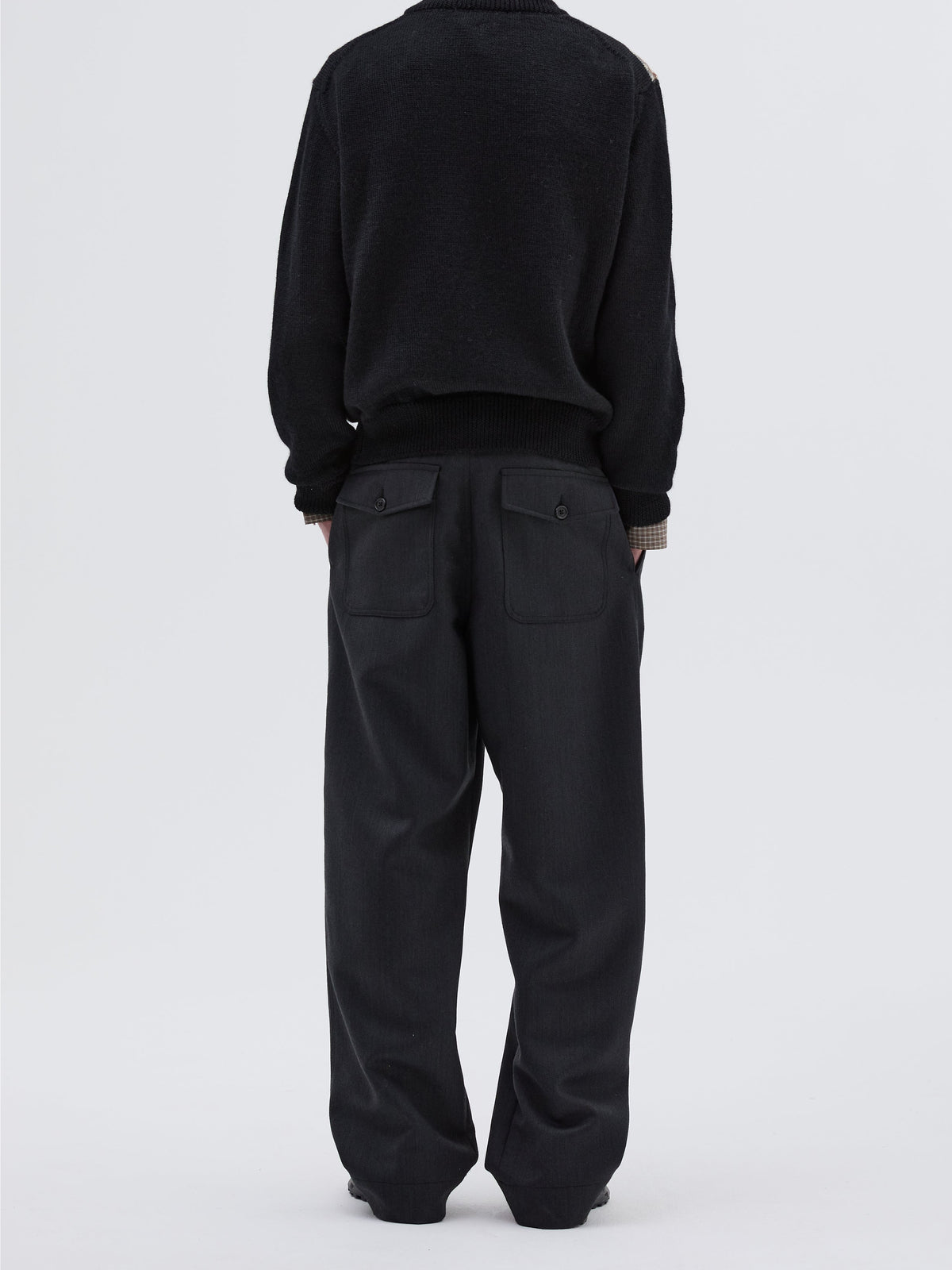 Wool jumper with a round neck and abstract pattern - Black & Natural