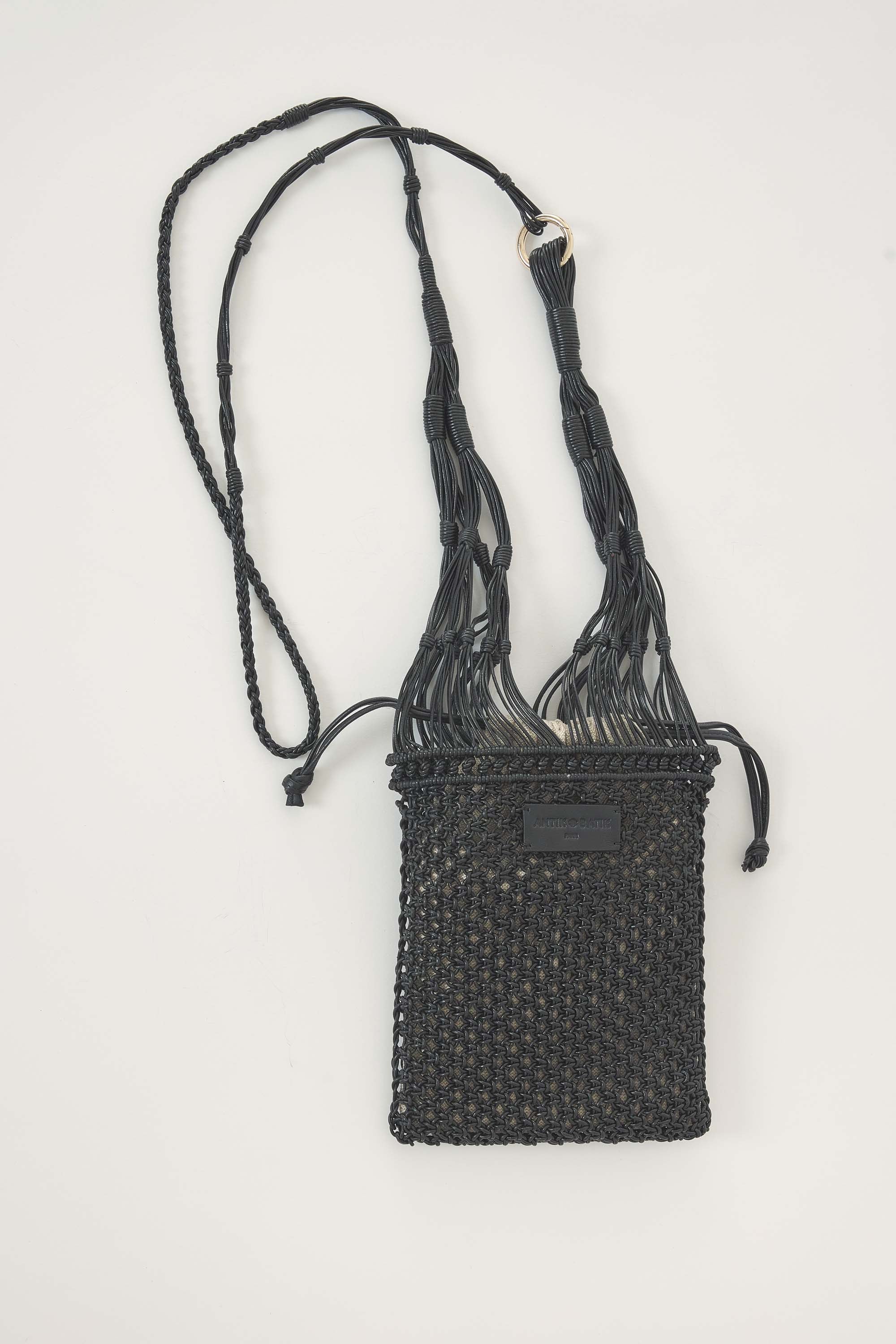 BLACK MERYL POUCH