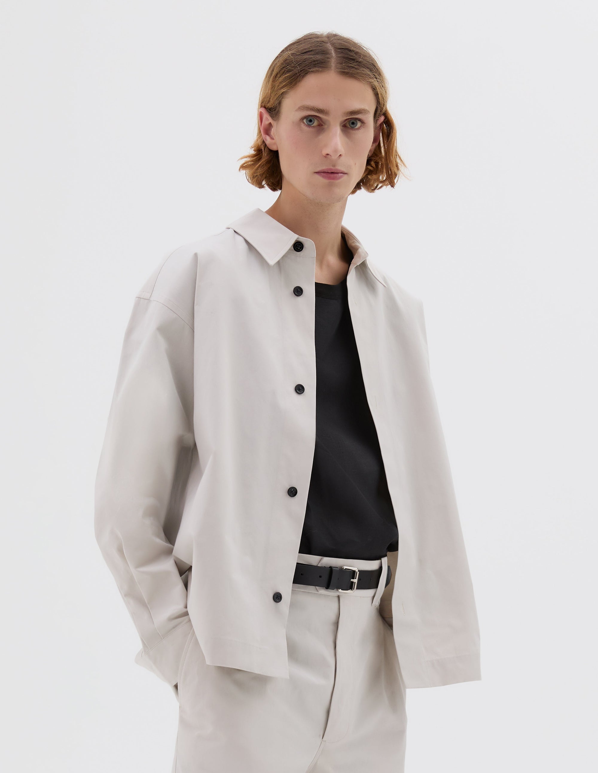 Surchemise boxy minimaliste - White