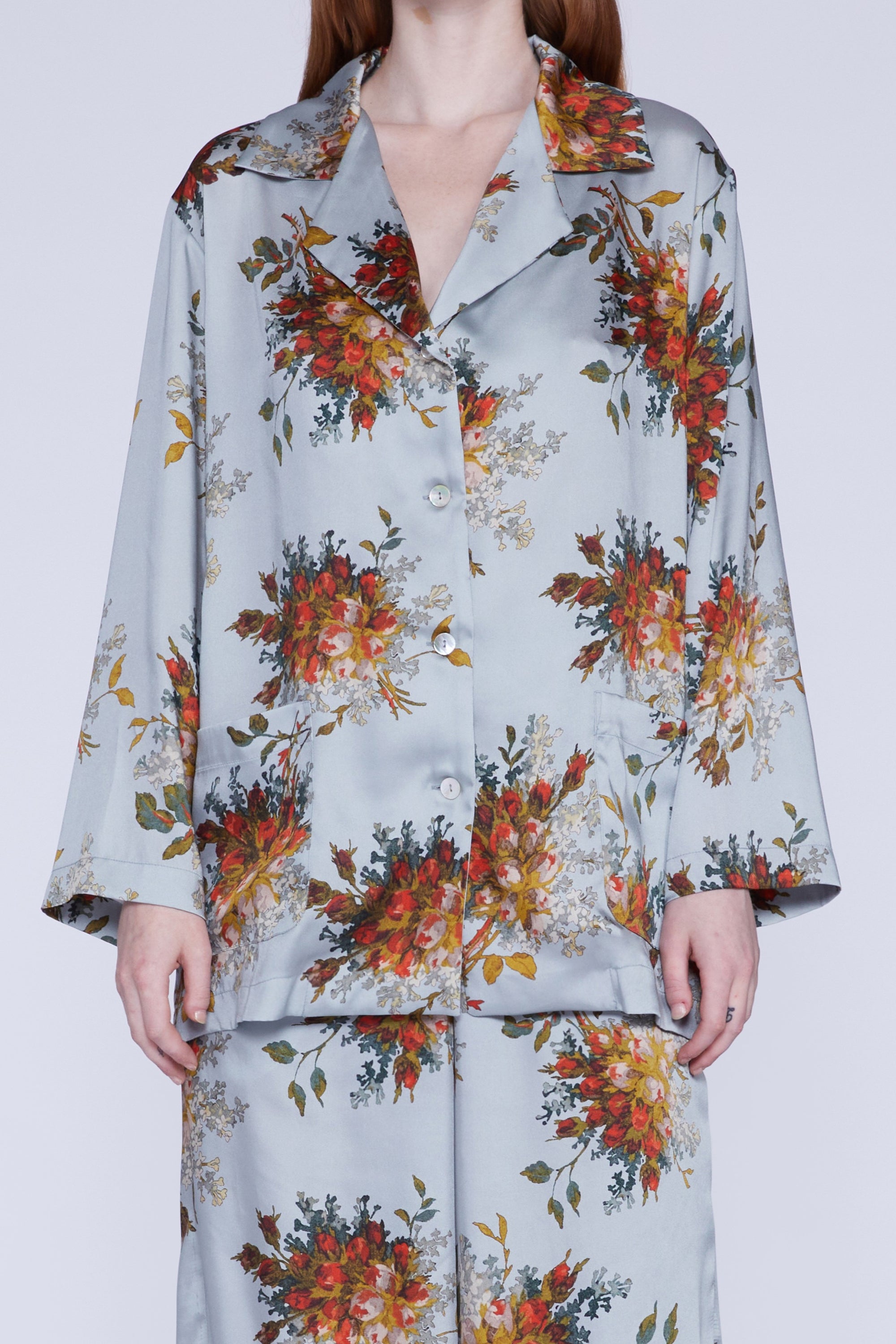 CHEMISE DÉCOLLETÉE EN V AVEC BOUTONS