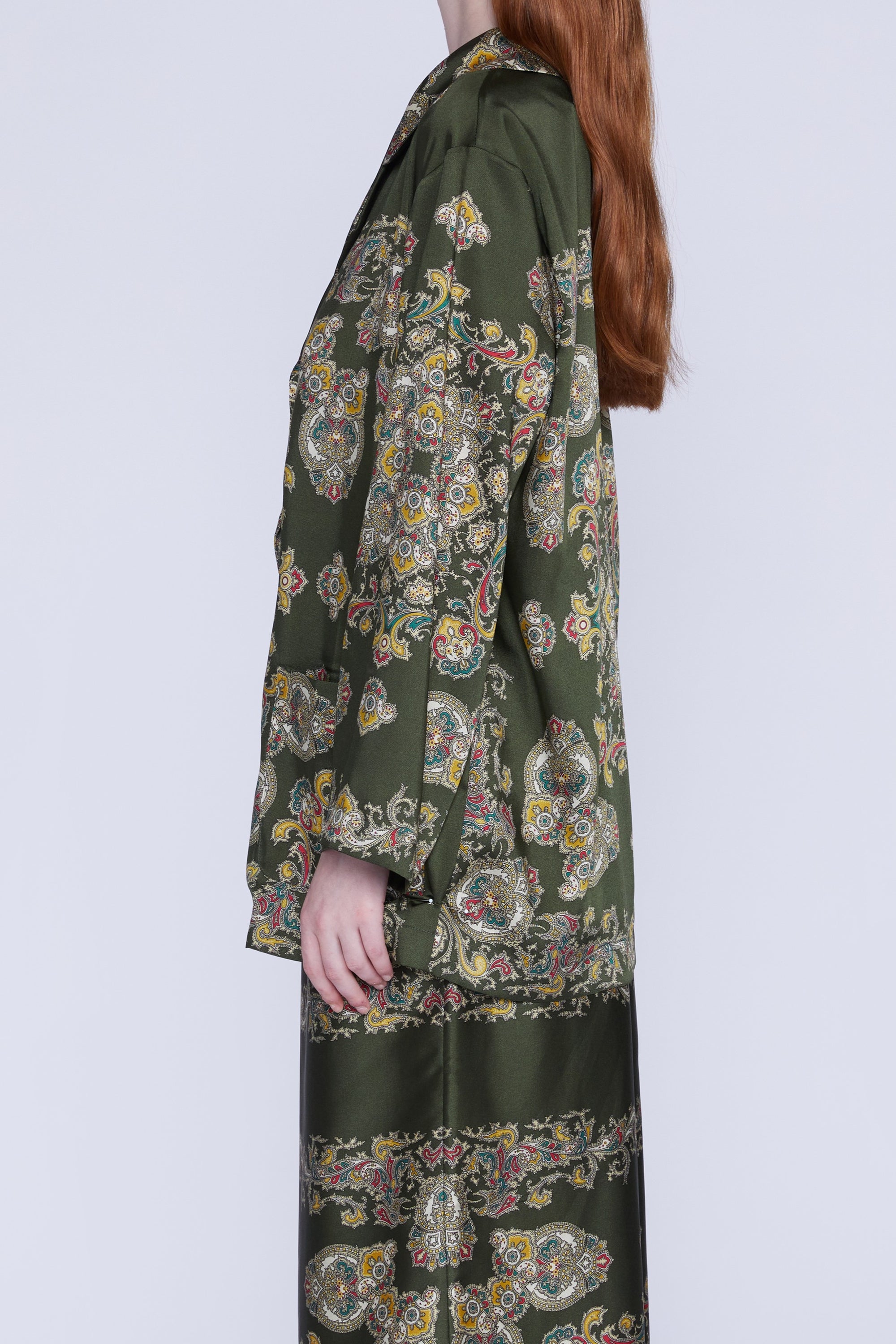 CHEMISE DÉCOLLETÉE EN V AVEC BOUTONS