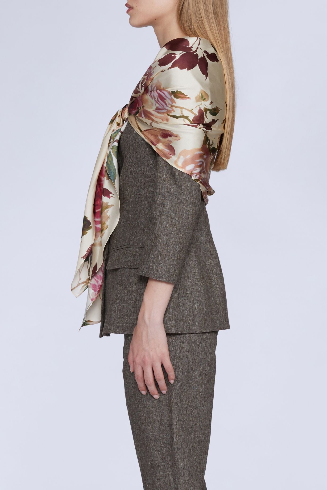 NEW OFFER VESTE SANS COL ET FOULARD ROSES