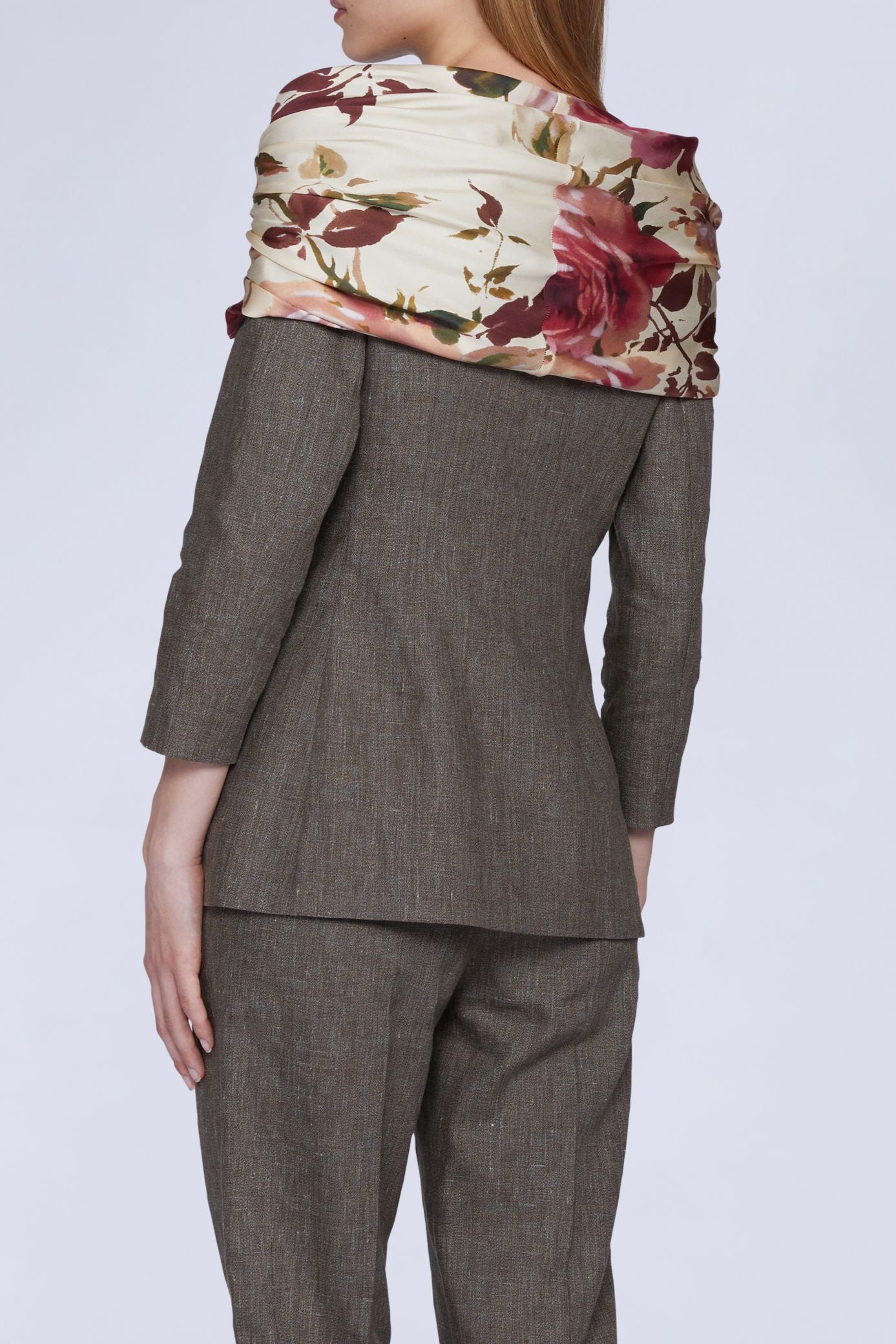 NEW OFFER VESTE SANS COL ET FOULARD ROSES