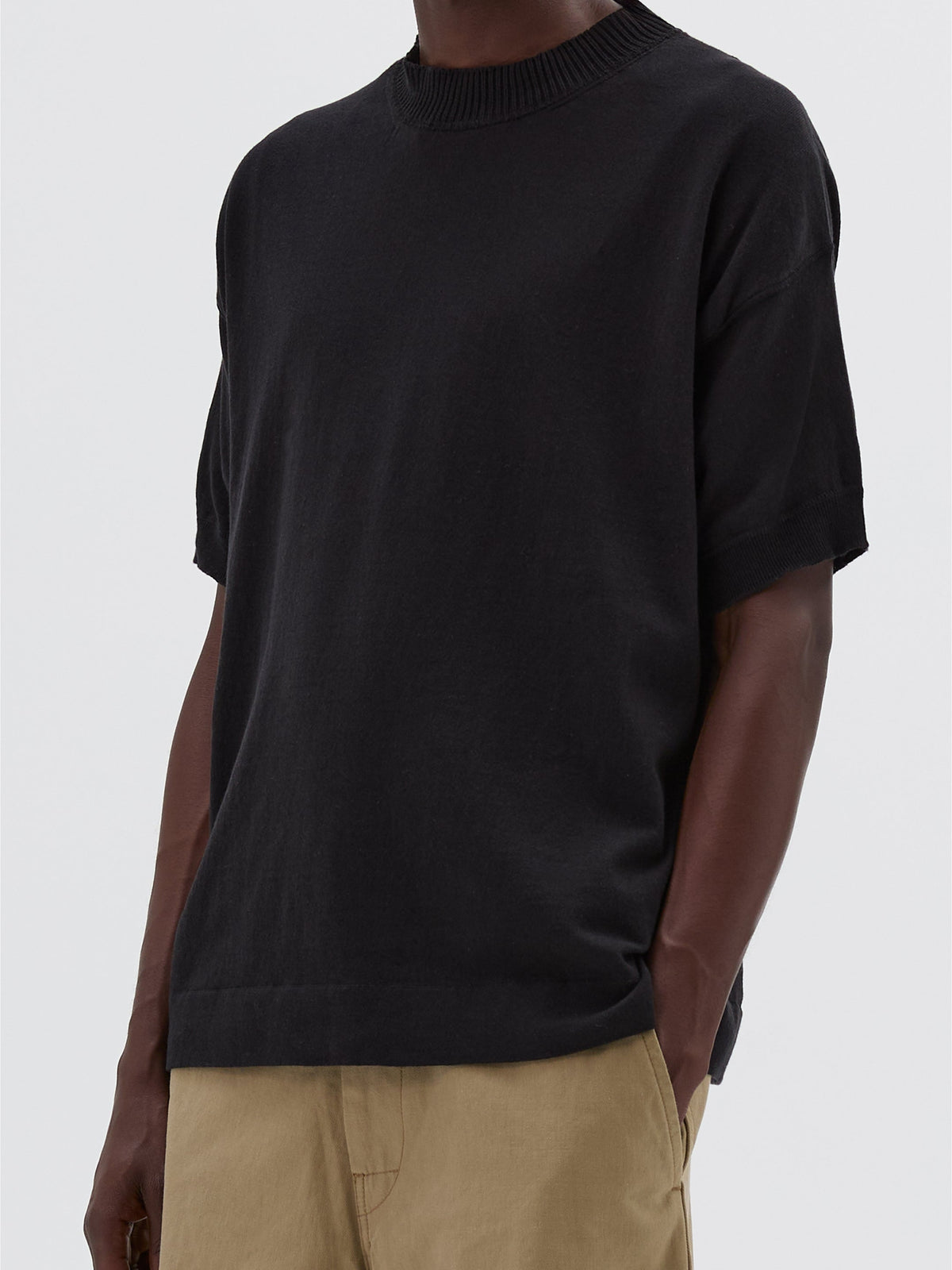 Short-sleeved T-shirt - Black