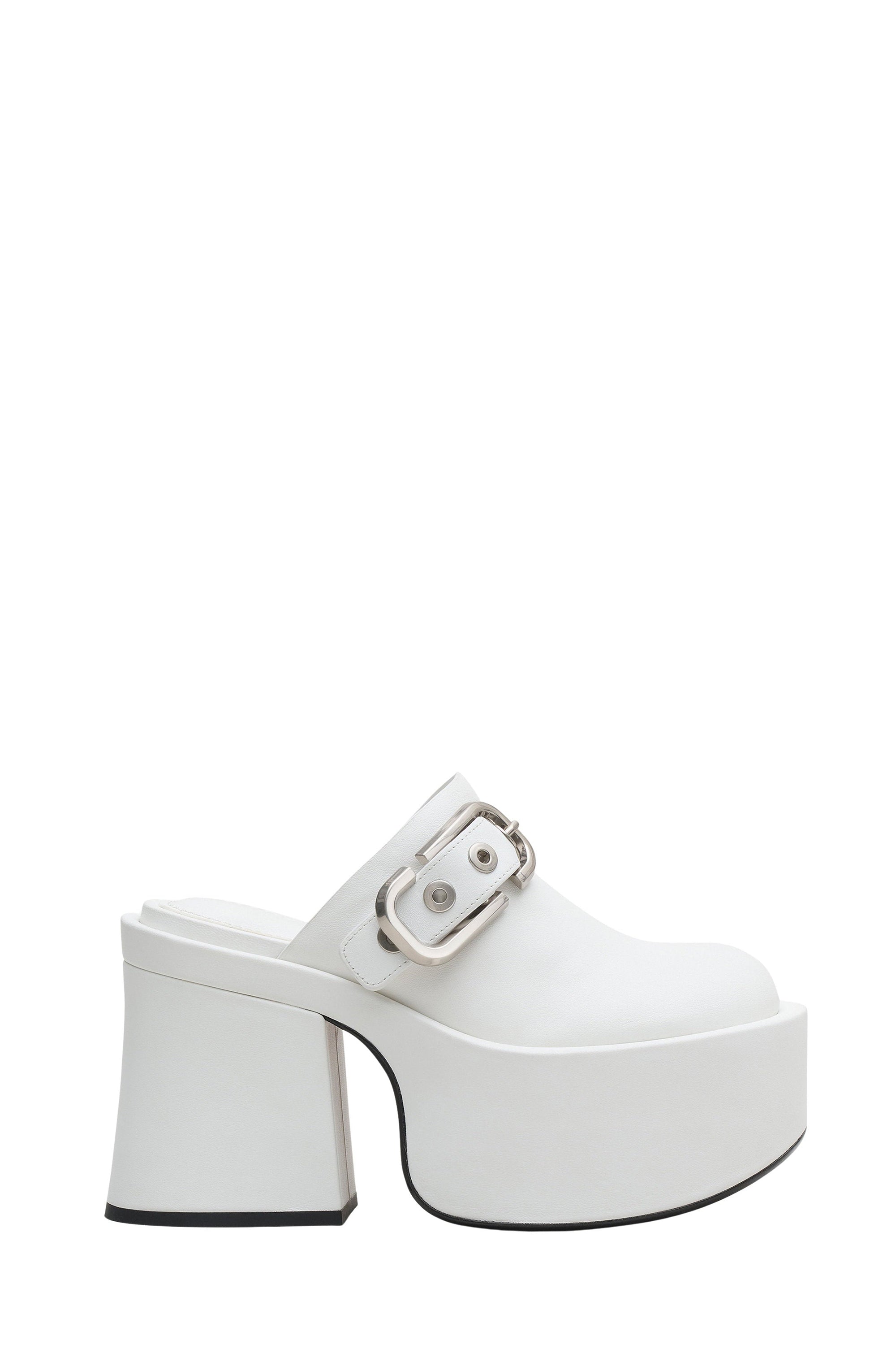 Sabots en cuir J Marc - White