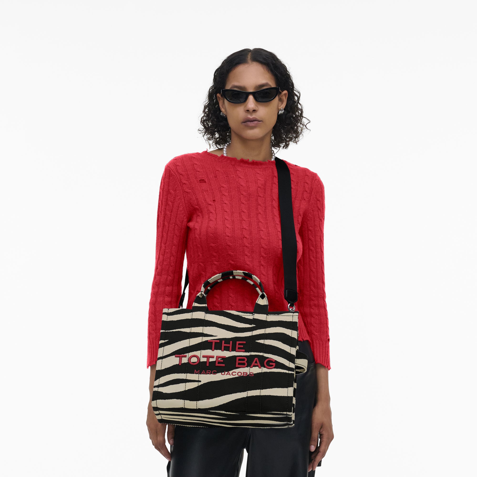 THE MEDIUM TOTE