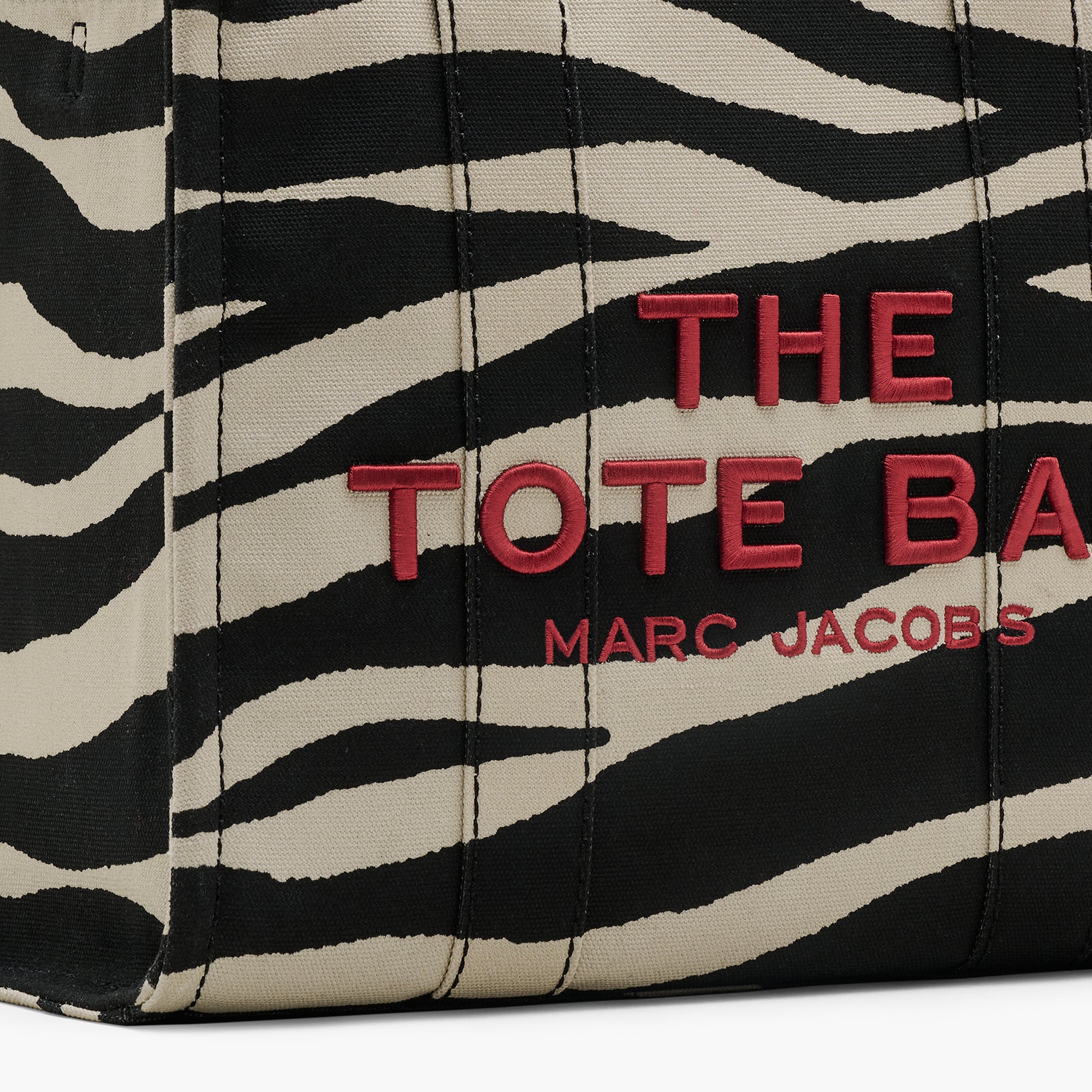 THE MEDIUM TOTE