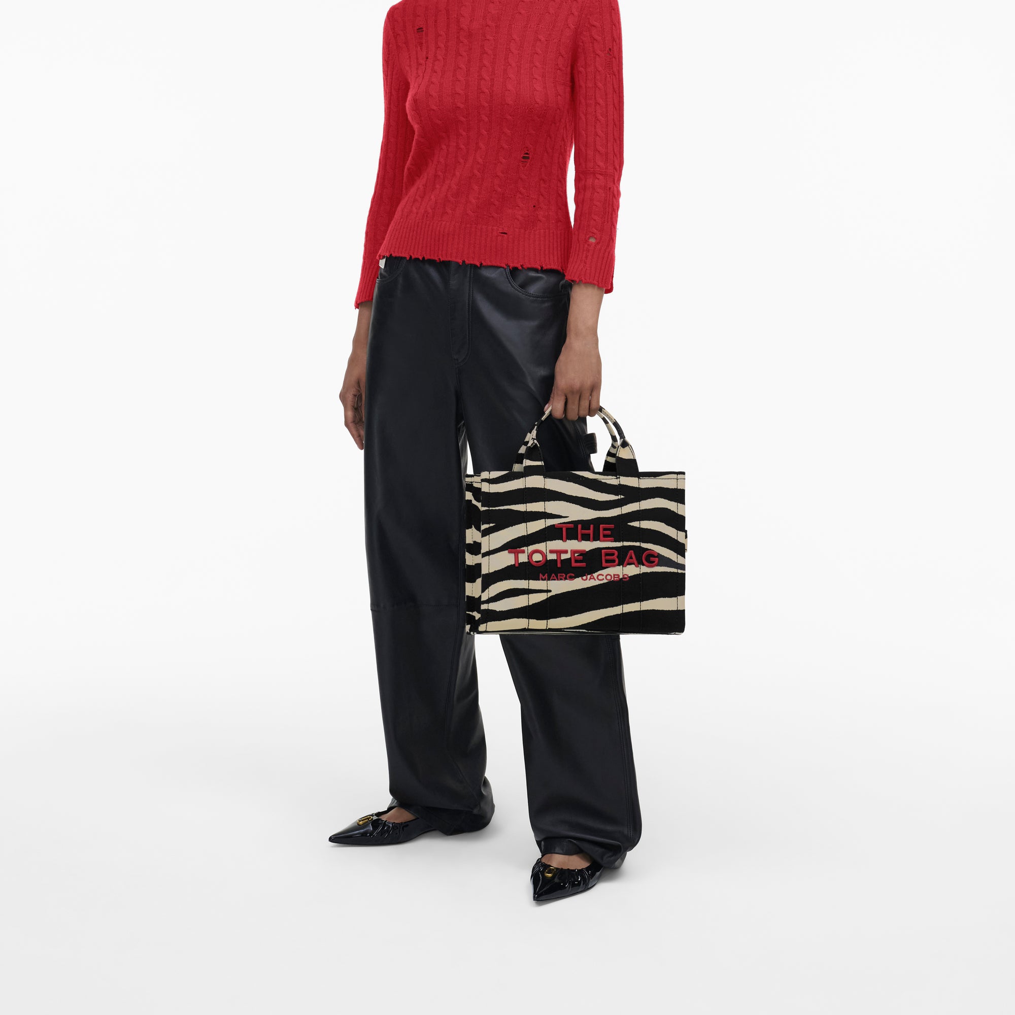 THE MEDIUM TOTE