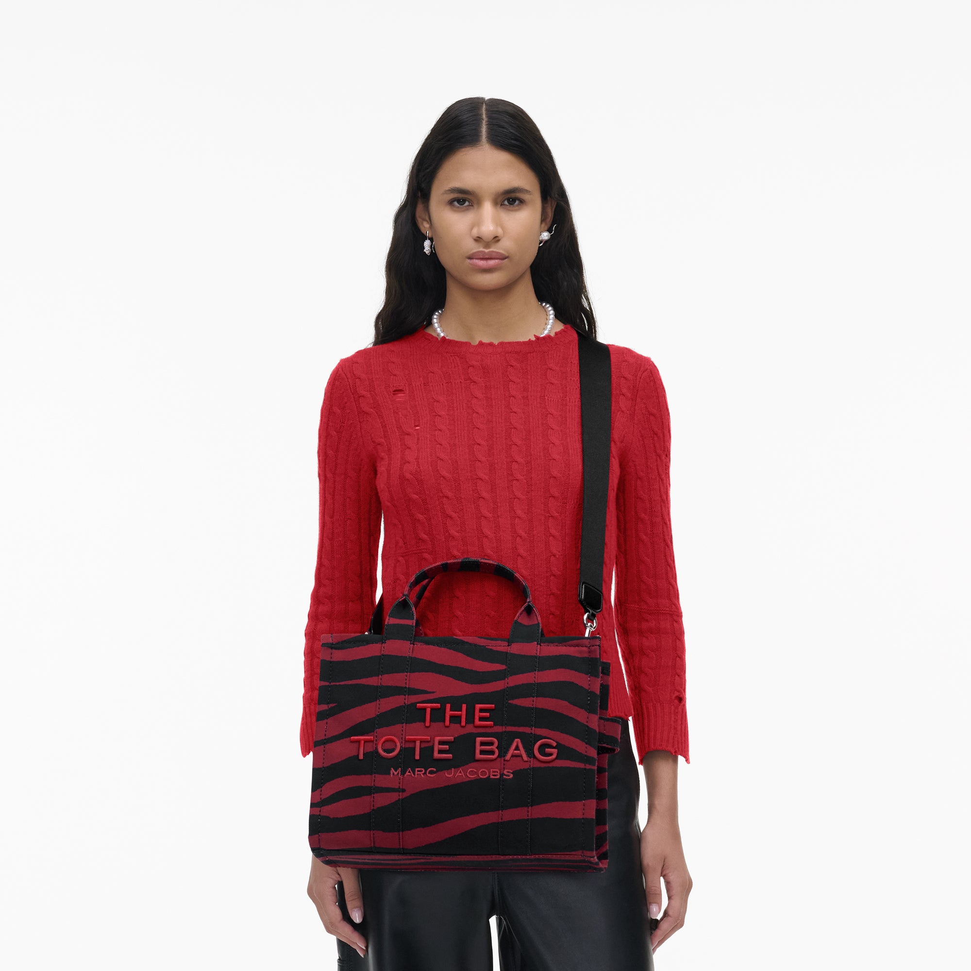 THE MEDIUM TOTE