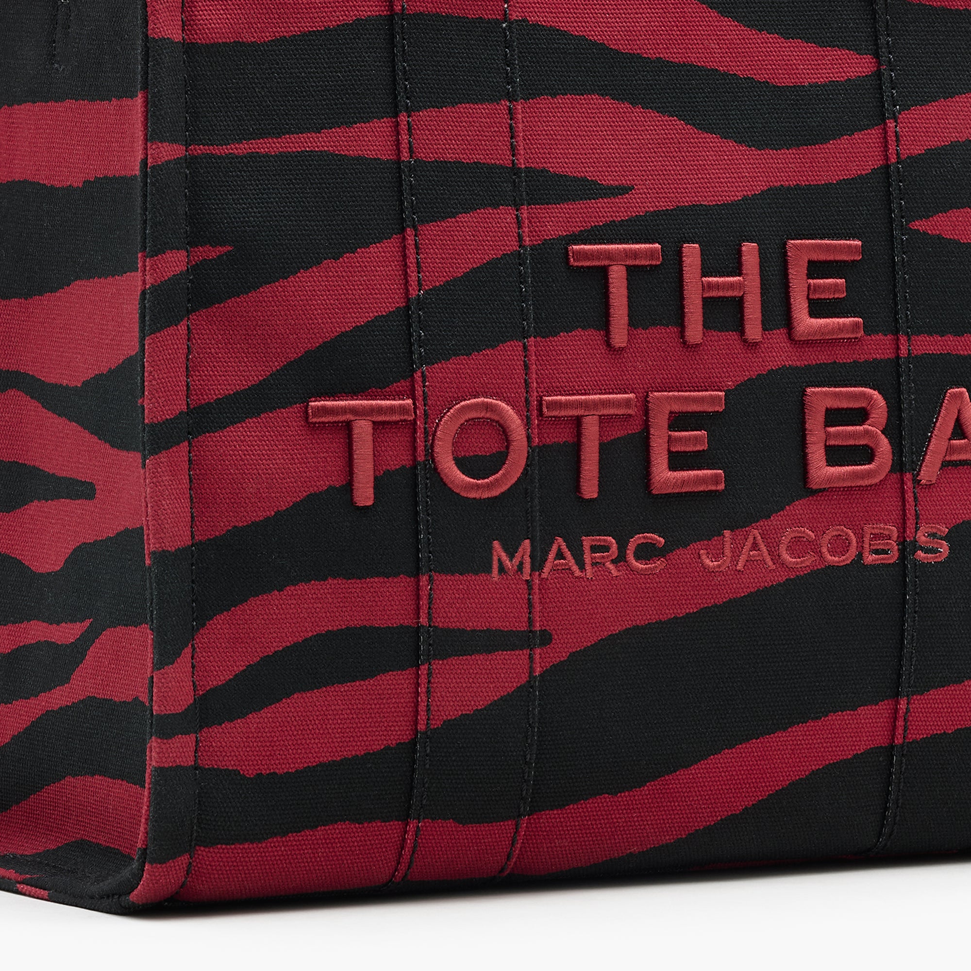 THE MEDIUM TOTE
