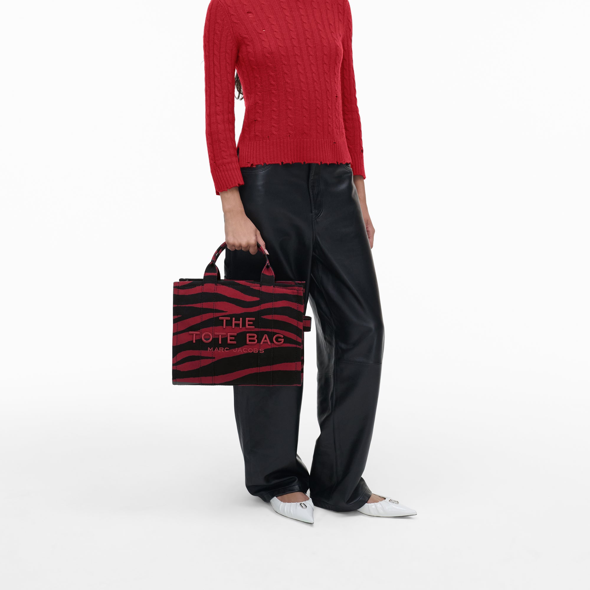 THE MEDIUM TOTE