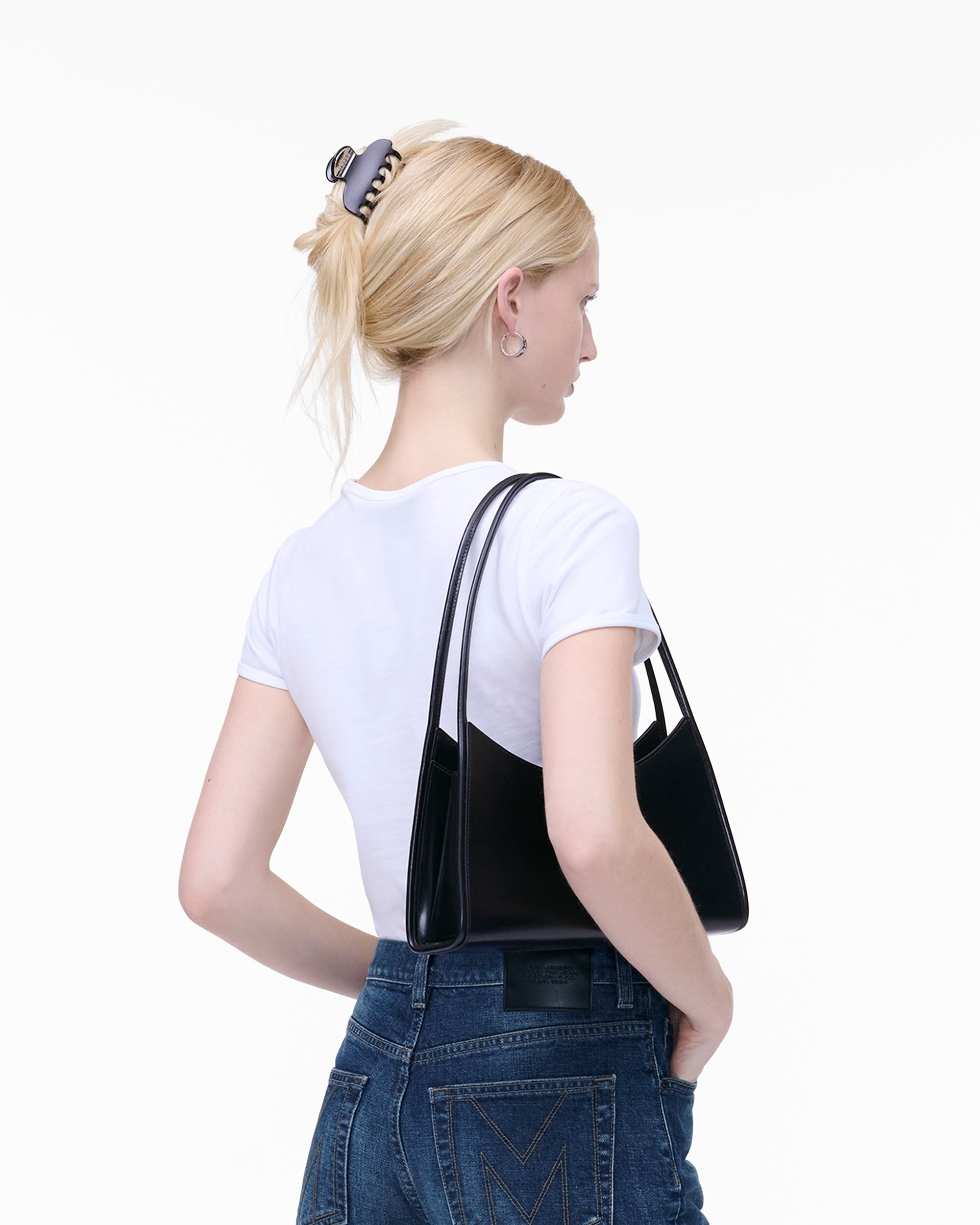 THE CLAW CLIP SHOULDER