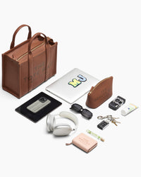 THE MEDIUM TOTE