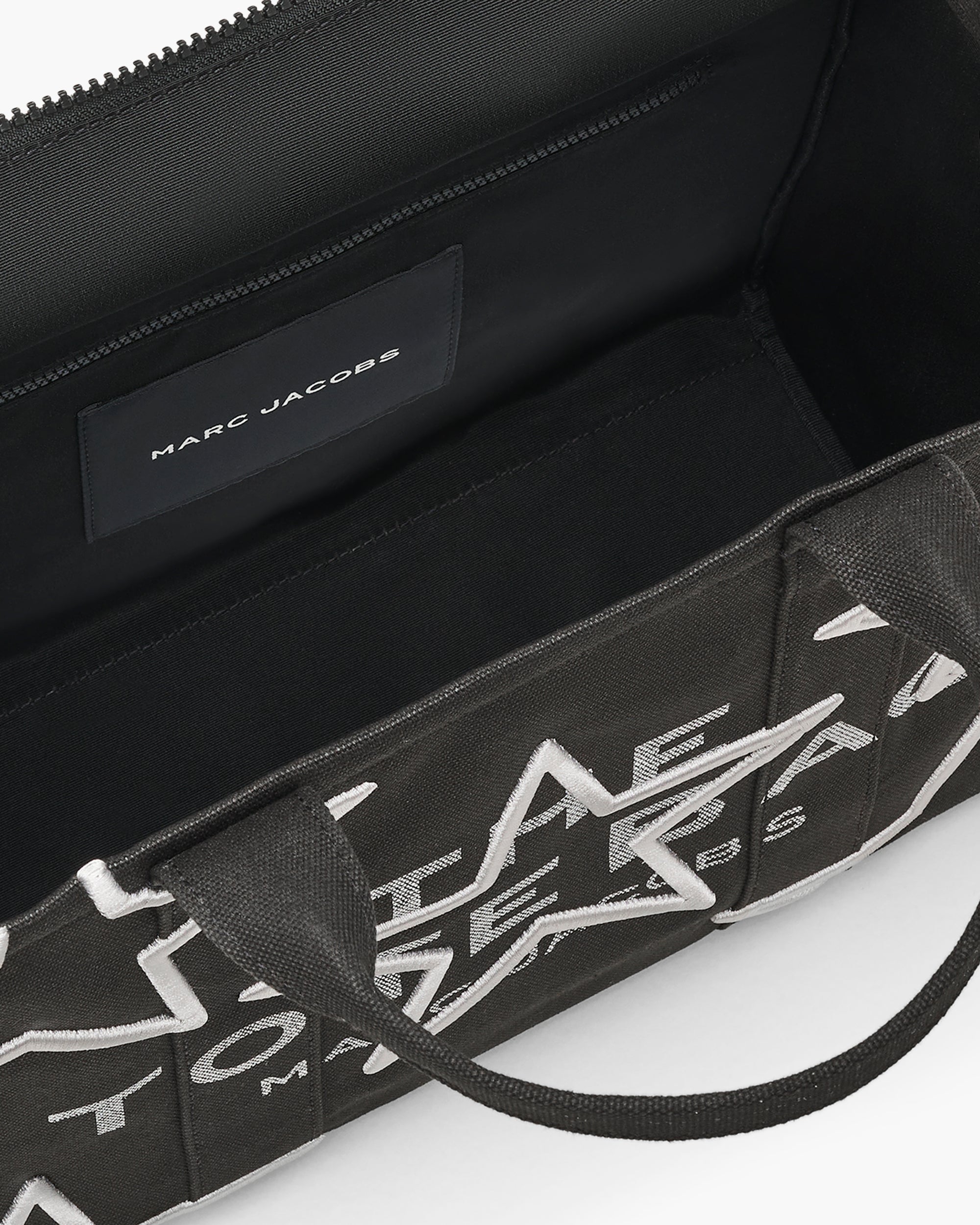 THE MEDIUM TOTE